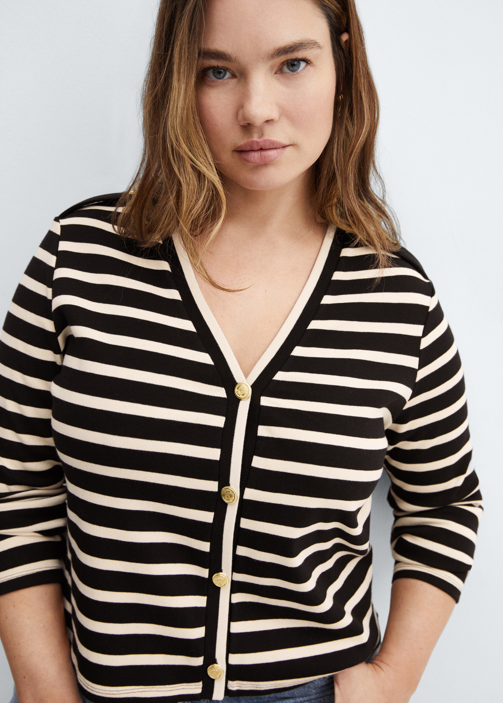 Striped cardigan with buttons - Details of the article 4