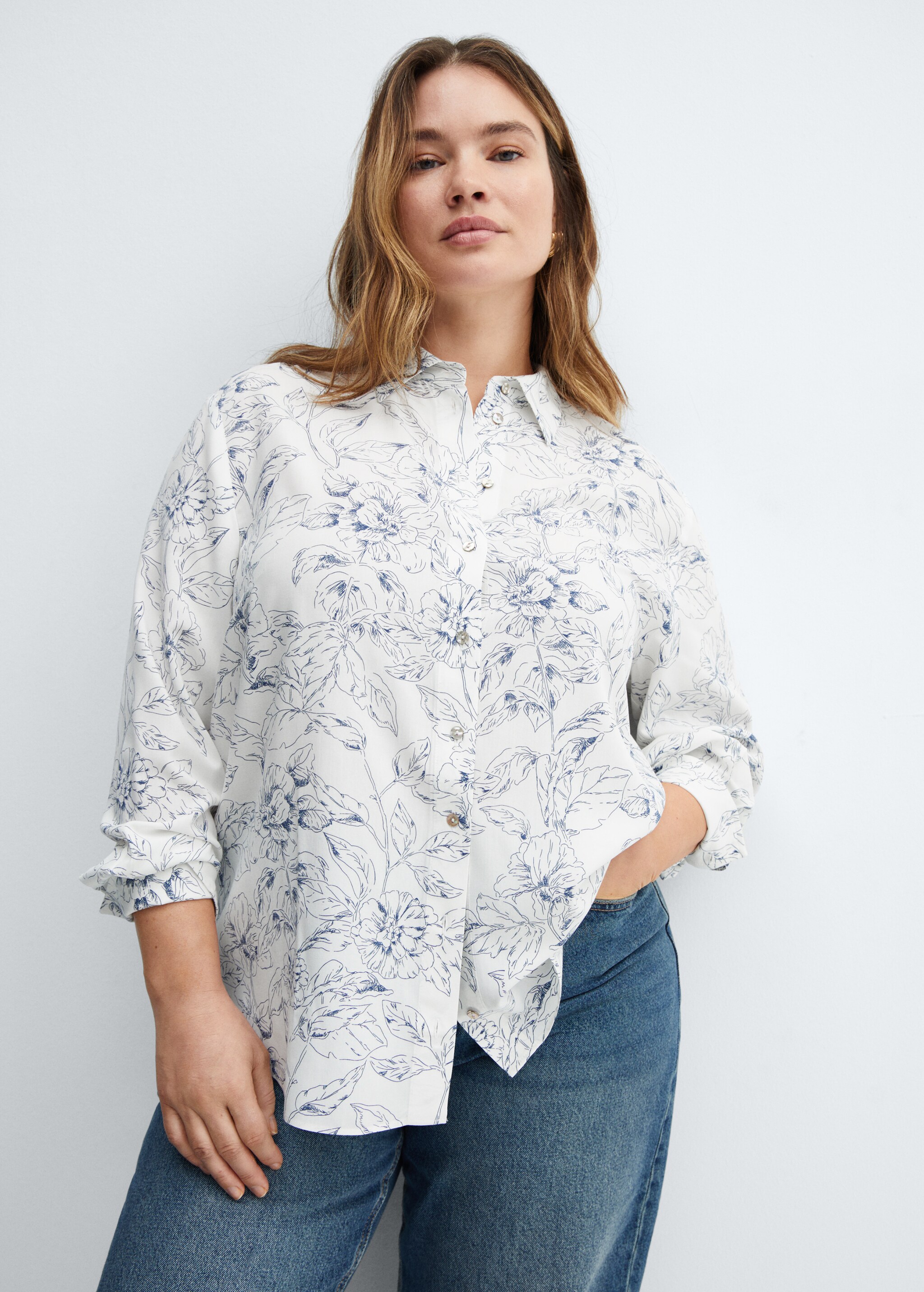 Buttoned printed shirt - Details of the article 5
