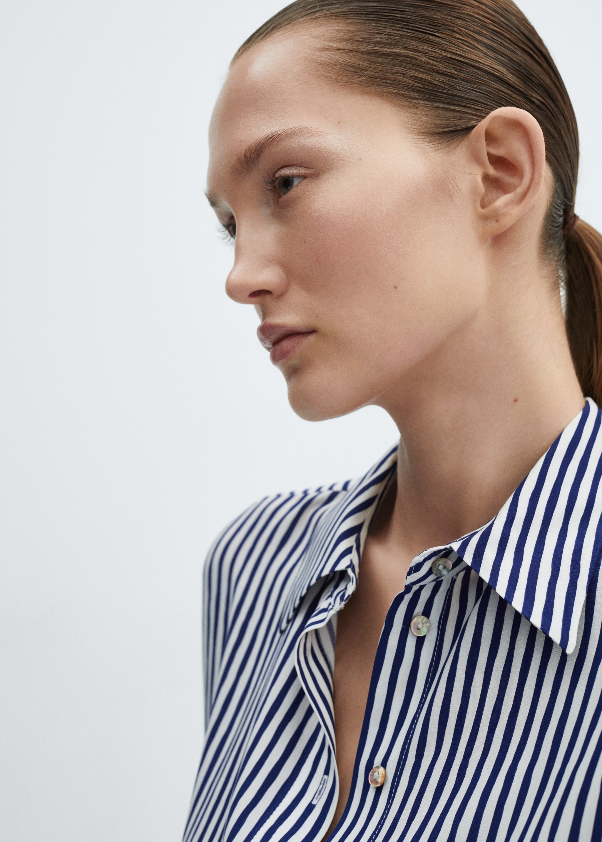 Buttoned printed shirt - Details of the article 1