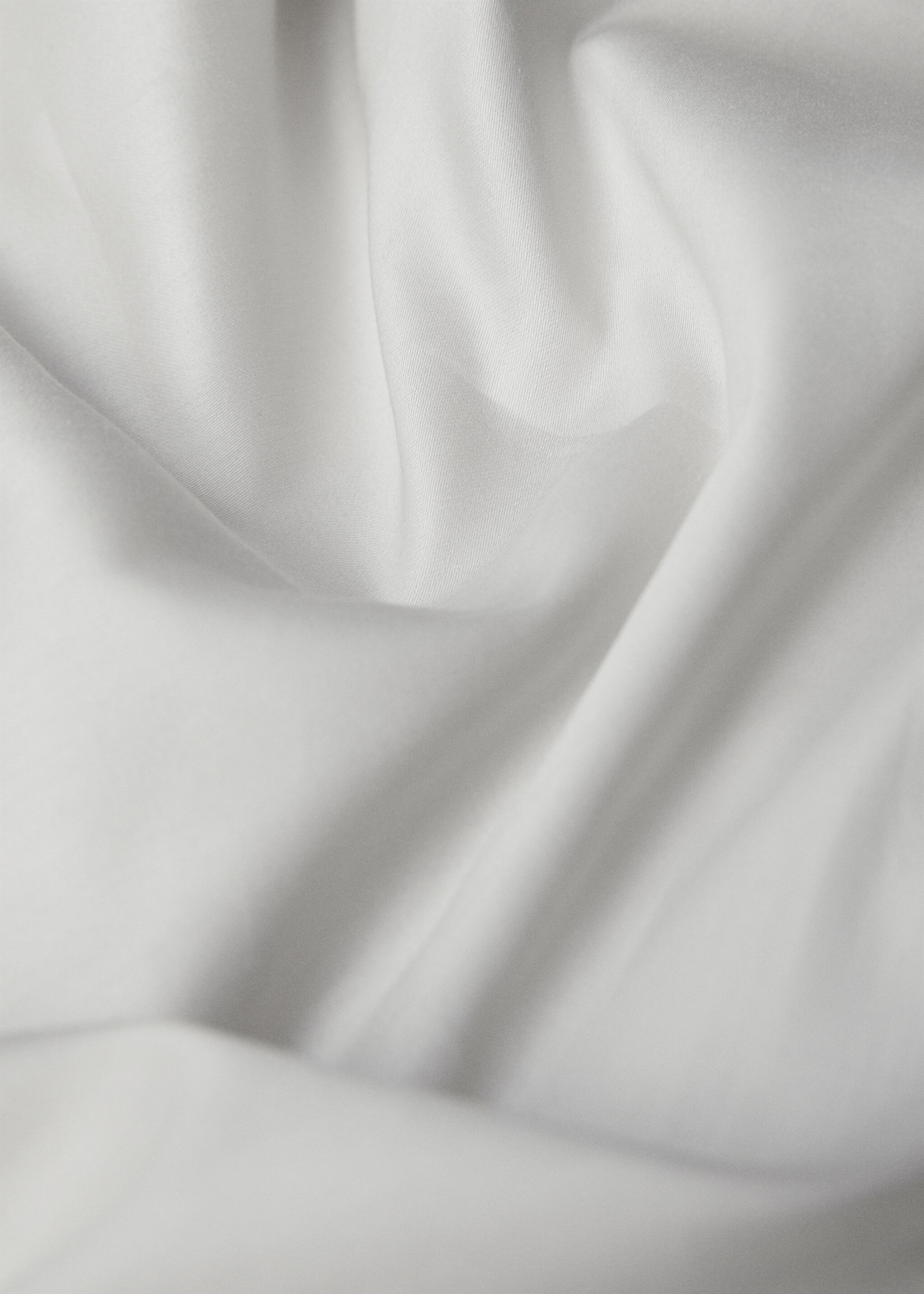 Satin fitted sheet for king bed - Details of the article 1