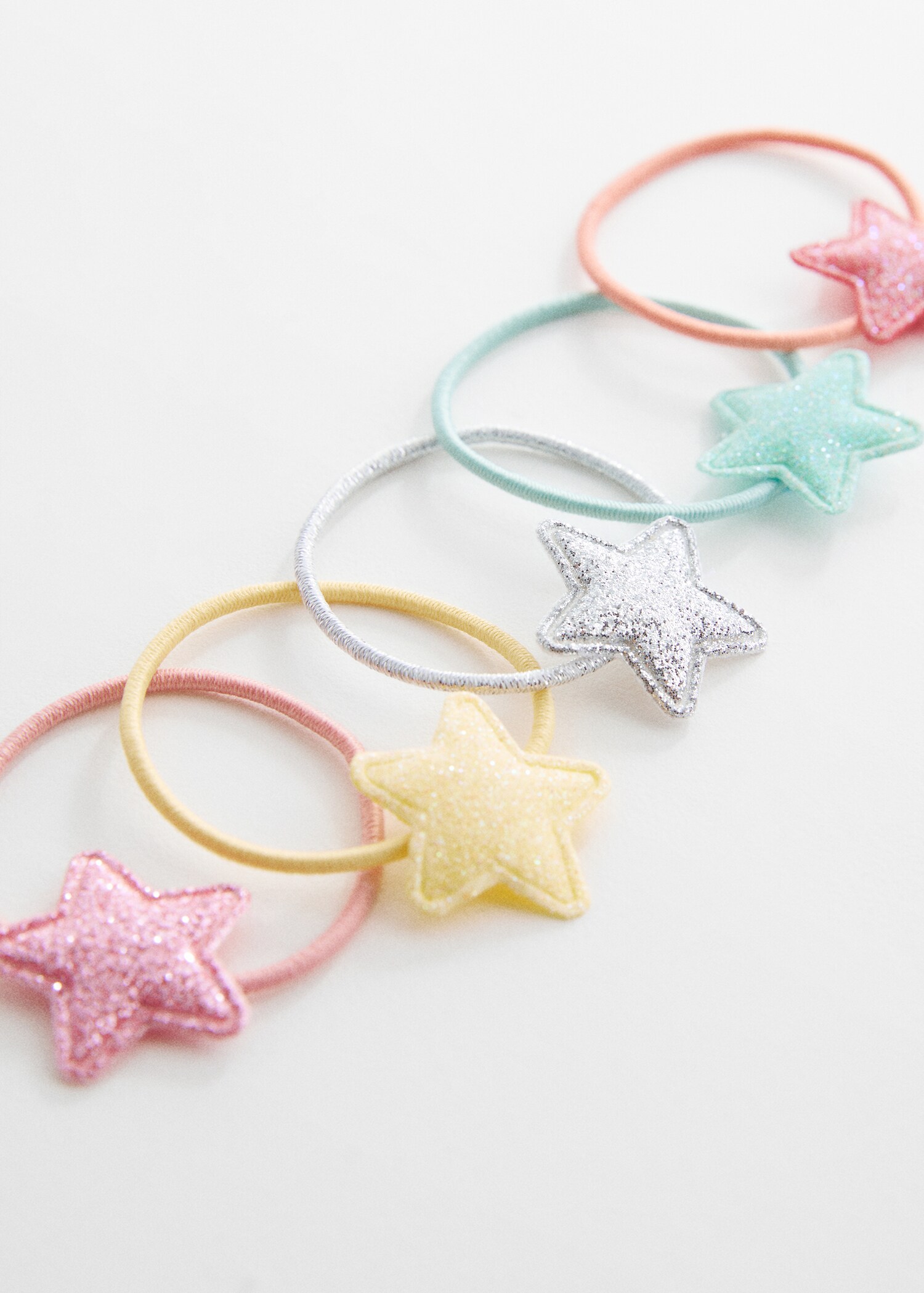 Pack of 5 hair bands - Середній план