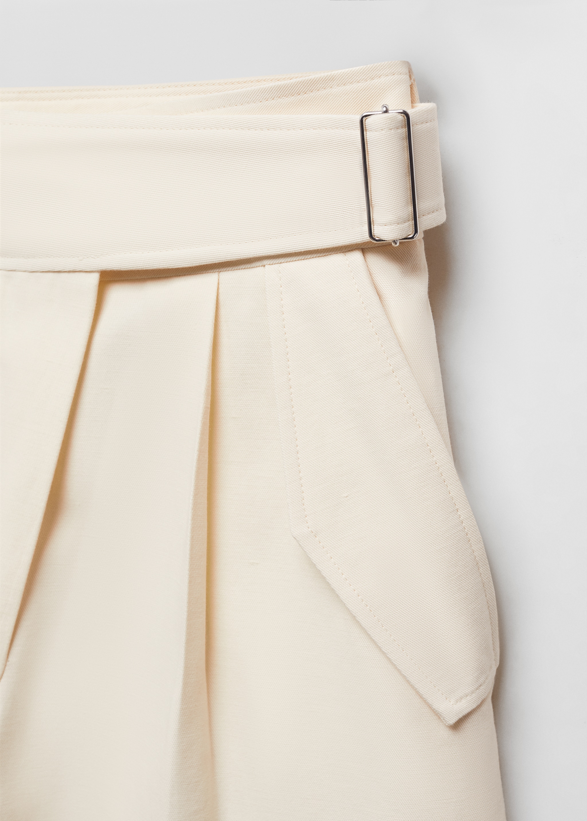 Crossed pleat trousers - Details of the article 8