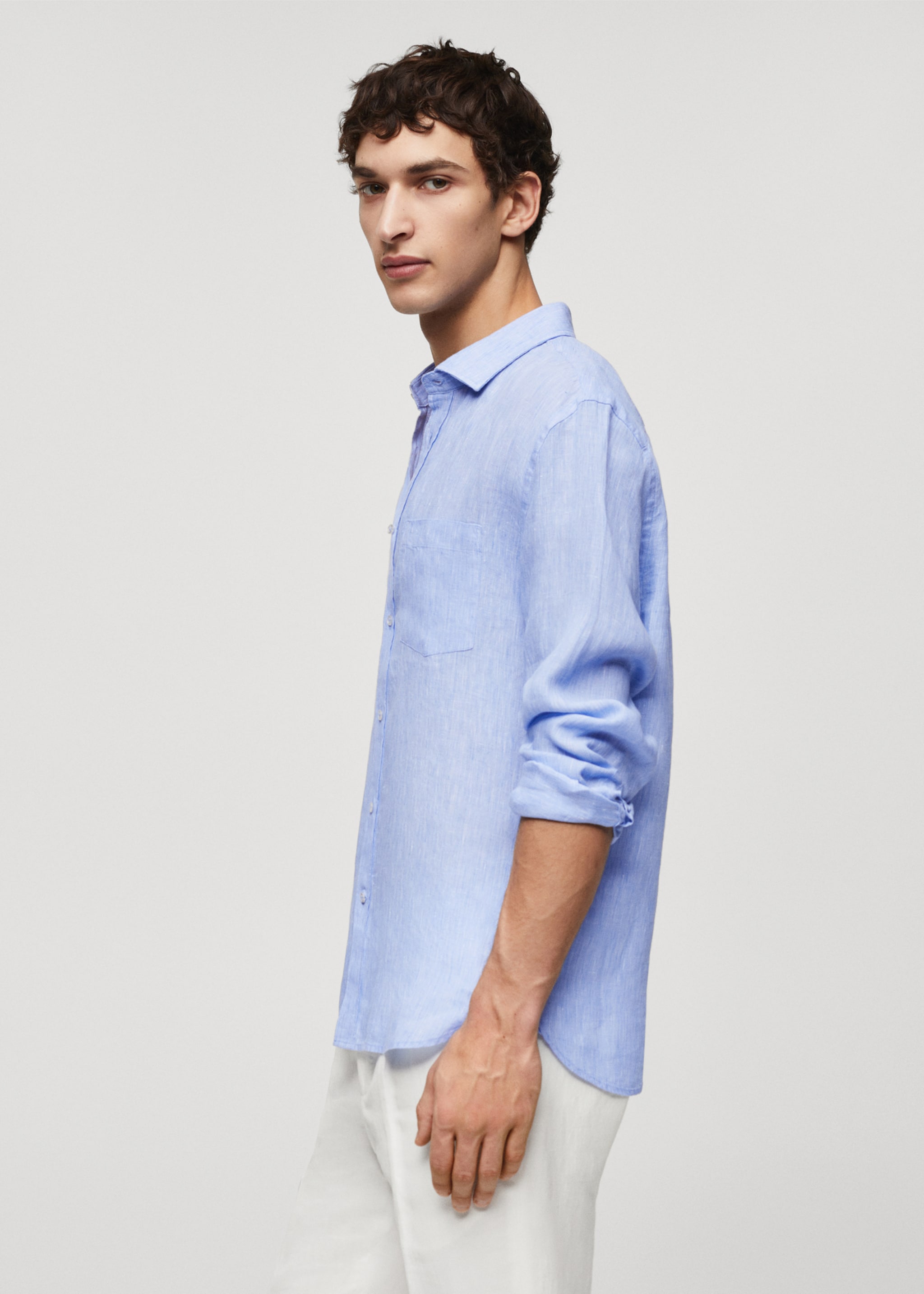Classic fit 100% linen shirt - Details of the article 2, Sky Blue. Ref: 67035983-00.