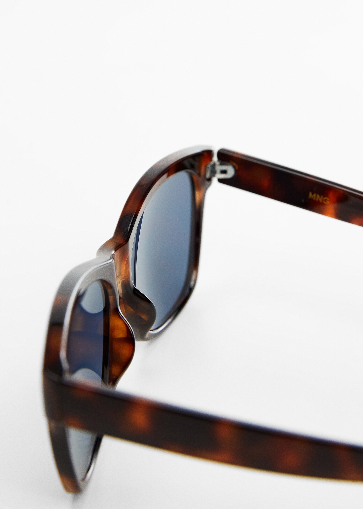 Resin frame sunglasses - Детальніше про товар 1