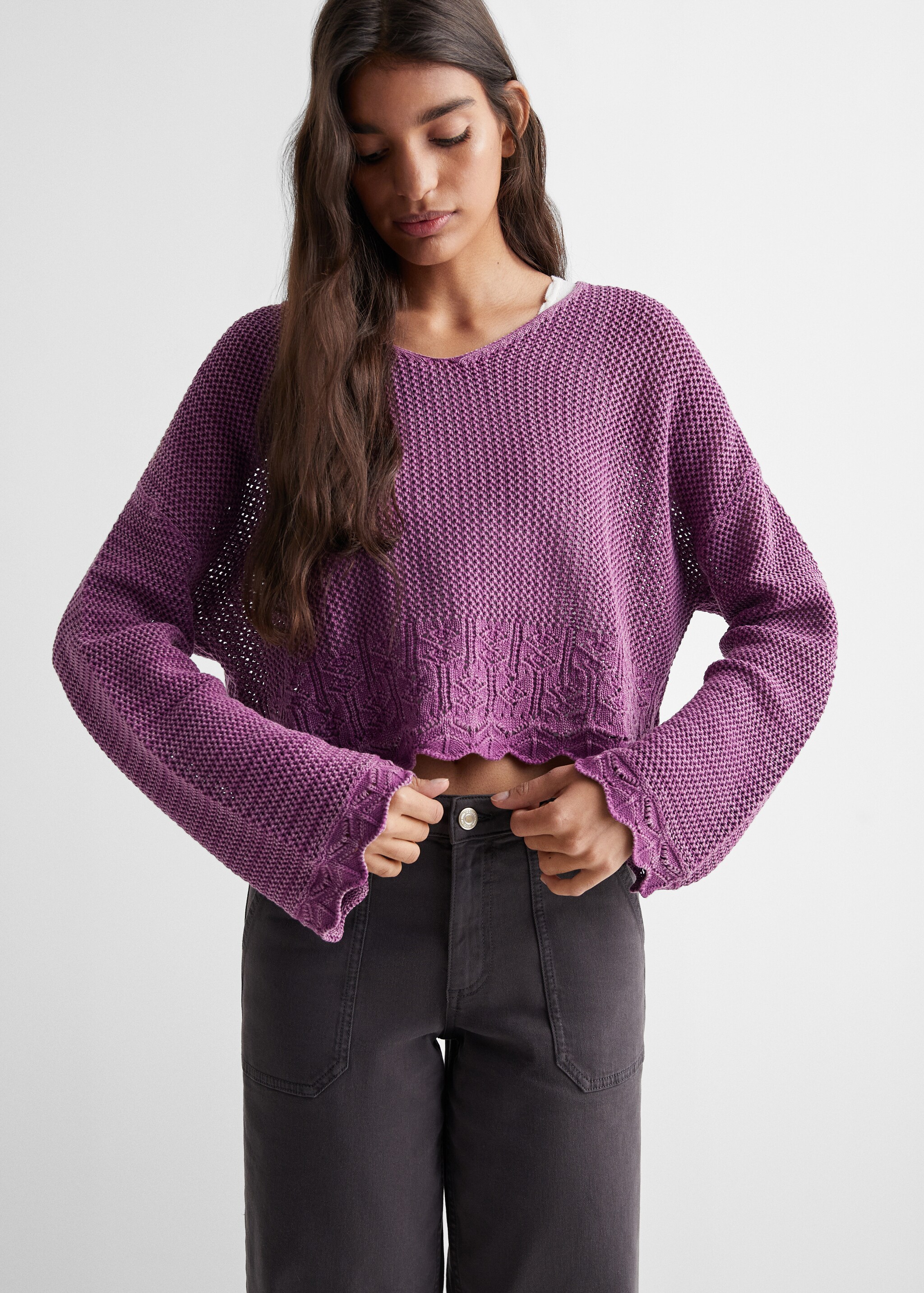 Ажурный пуловер - Средний план