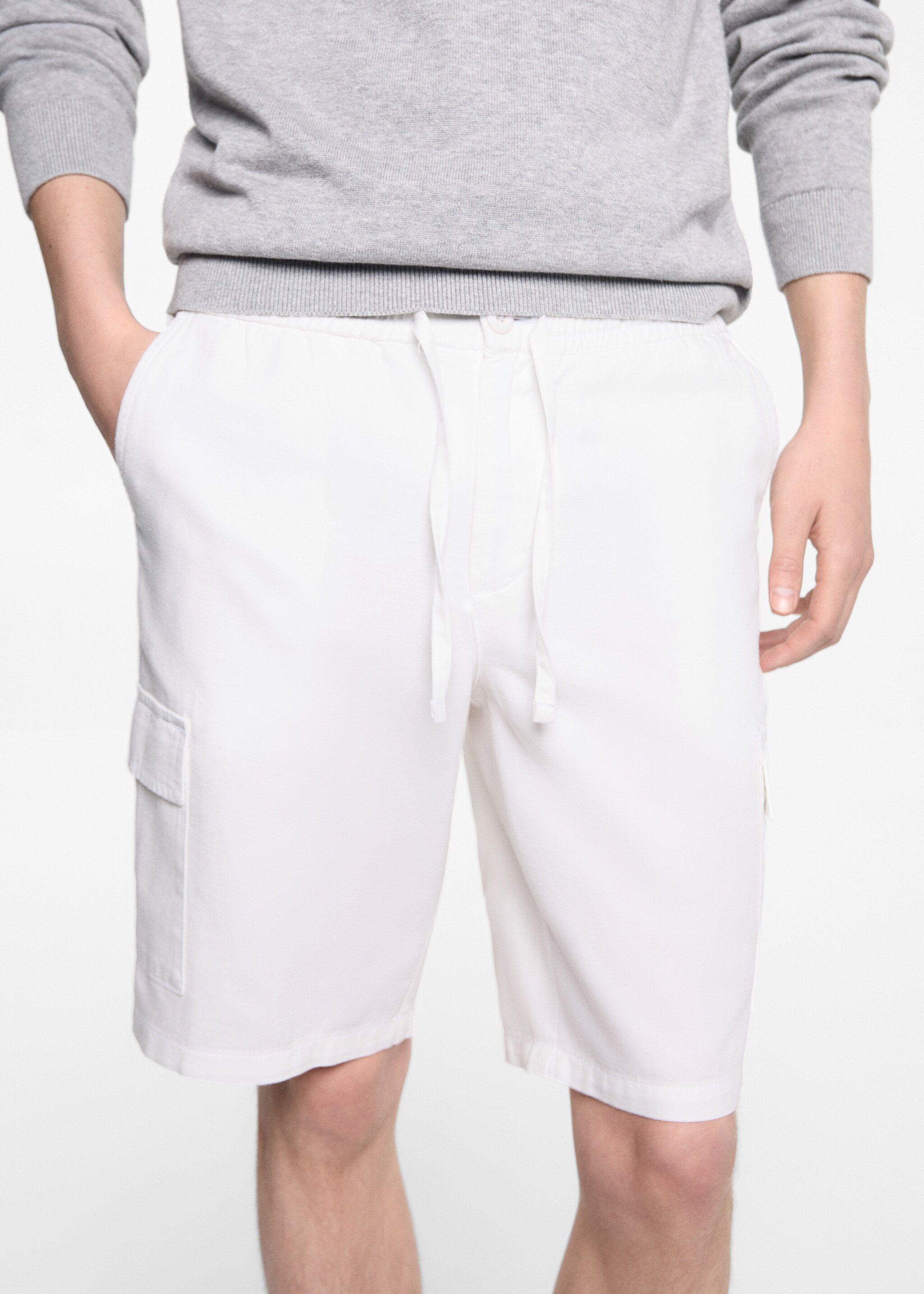 Cargo pockets linen Bermuda shorts - Details of the article 6