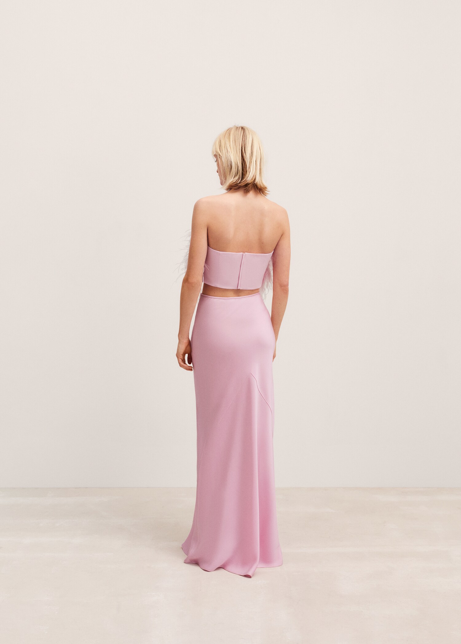 Top estilo bandeau plumas - Reverso del artículo