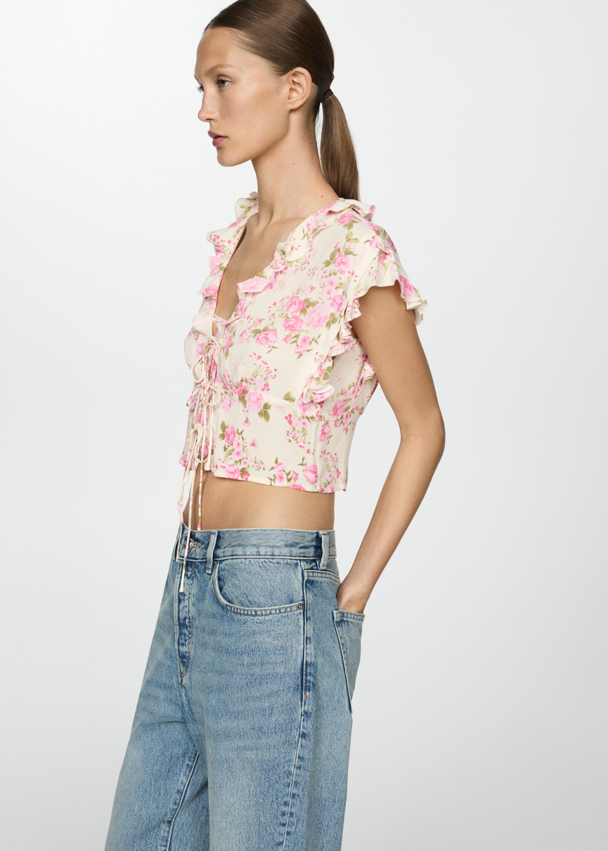 Floral blouse with bow closure - Medium plane, Off White. Ref: 67037122-00.
