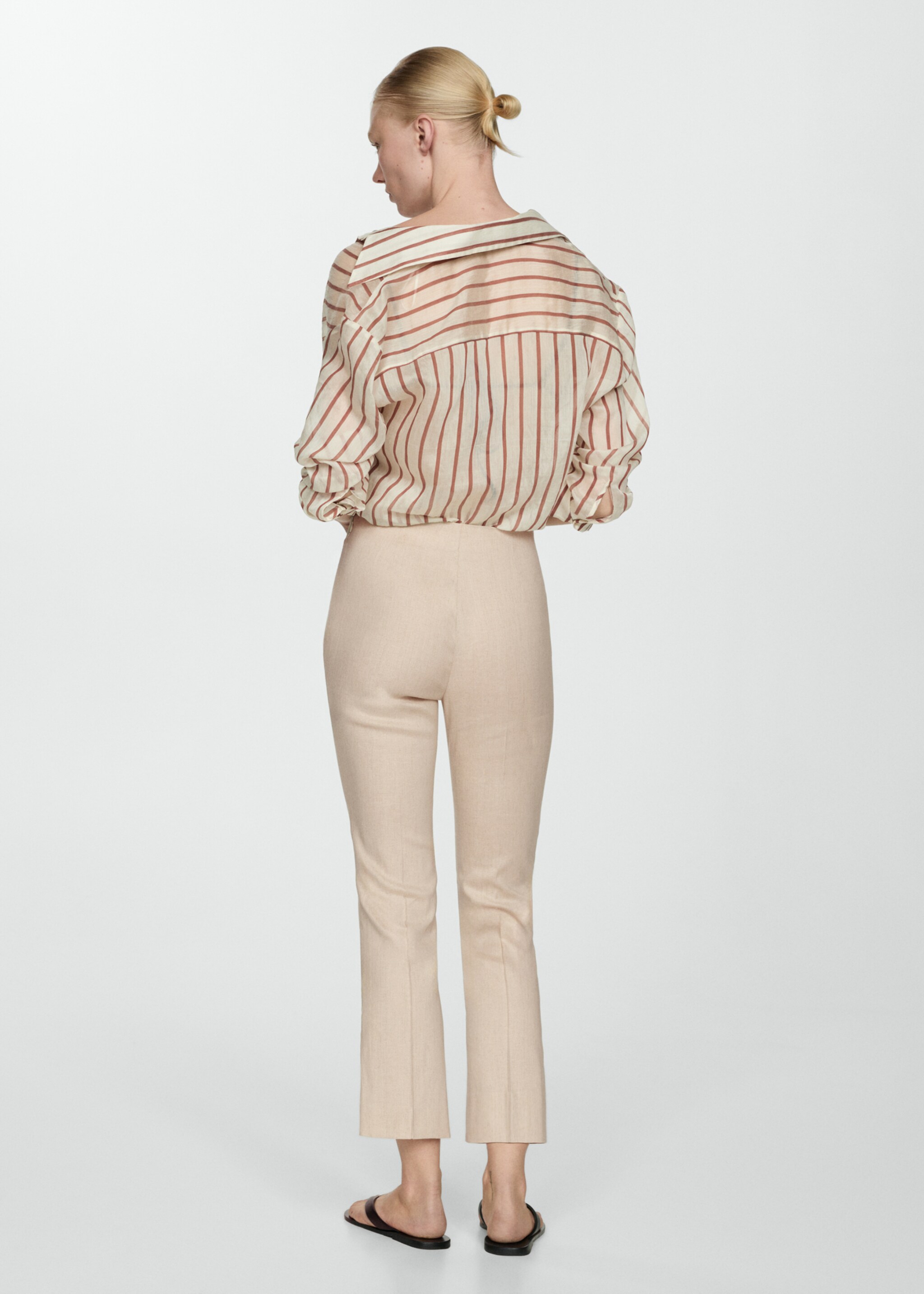 Linen flared trousers - Reverse of the article, Beige. Ref: 67037125-00.