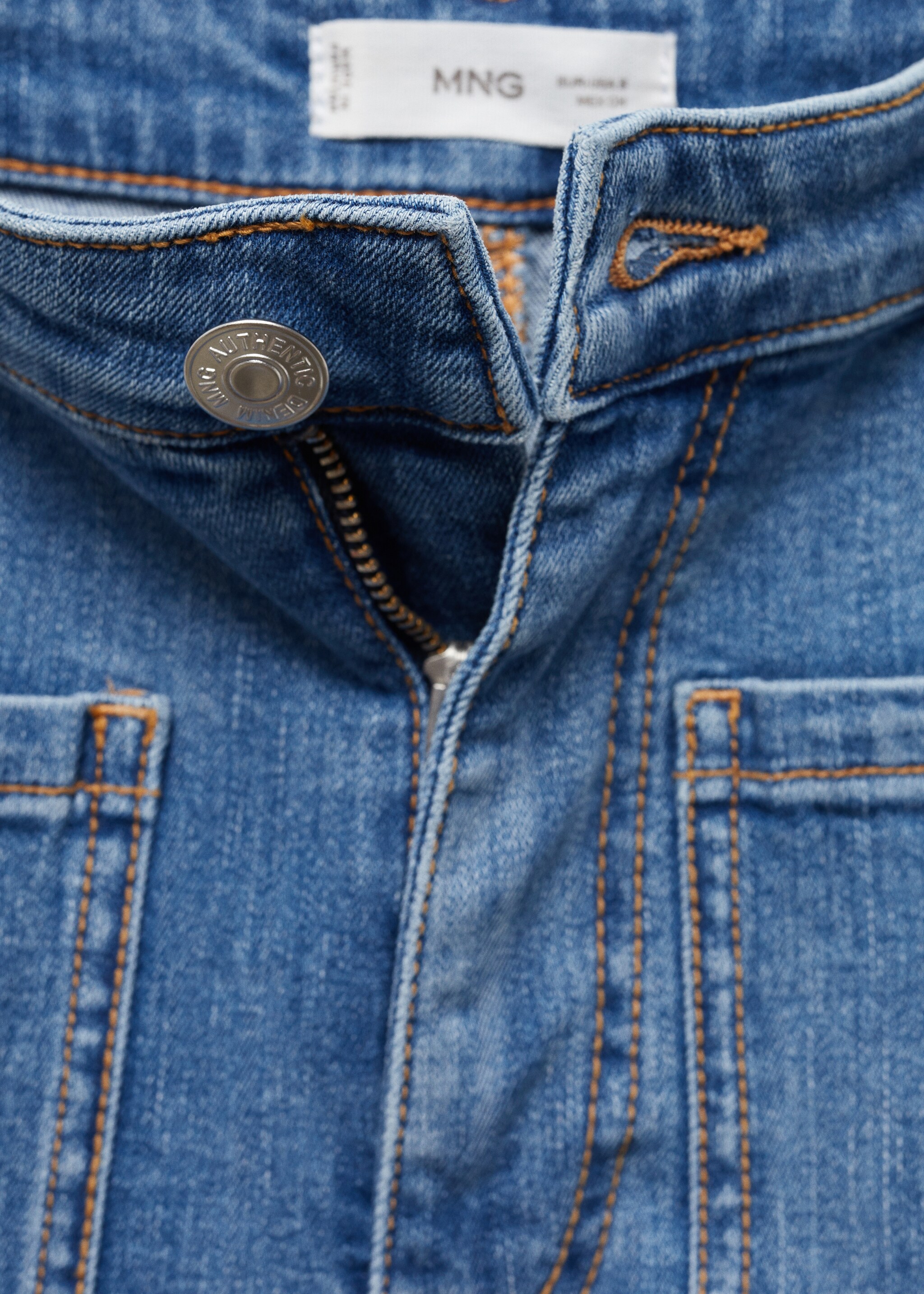Denim shorts with pockets - Details of the article 8