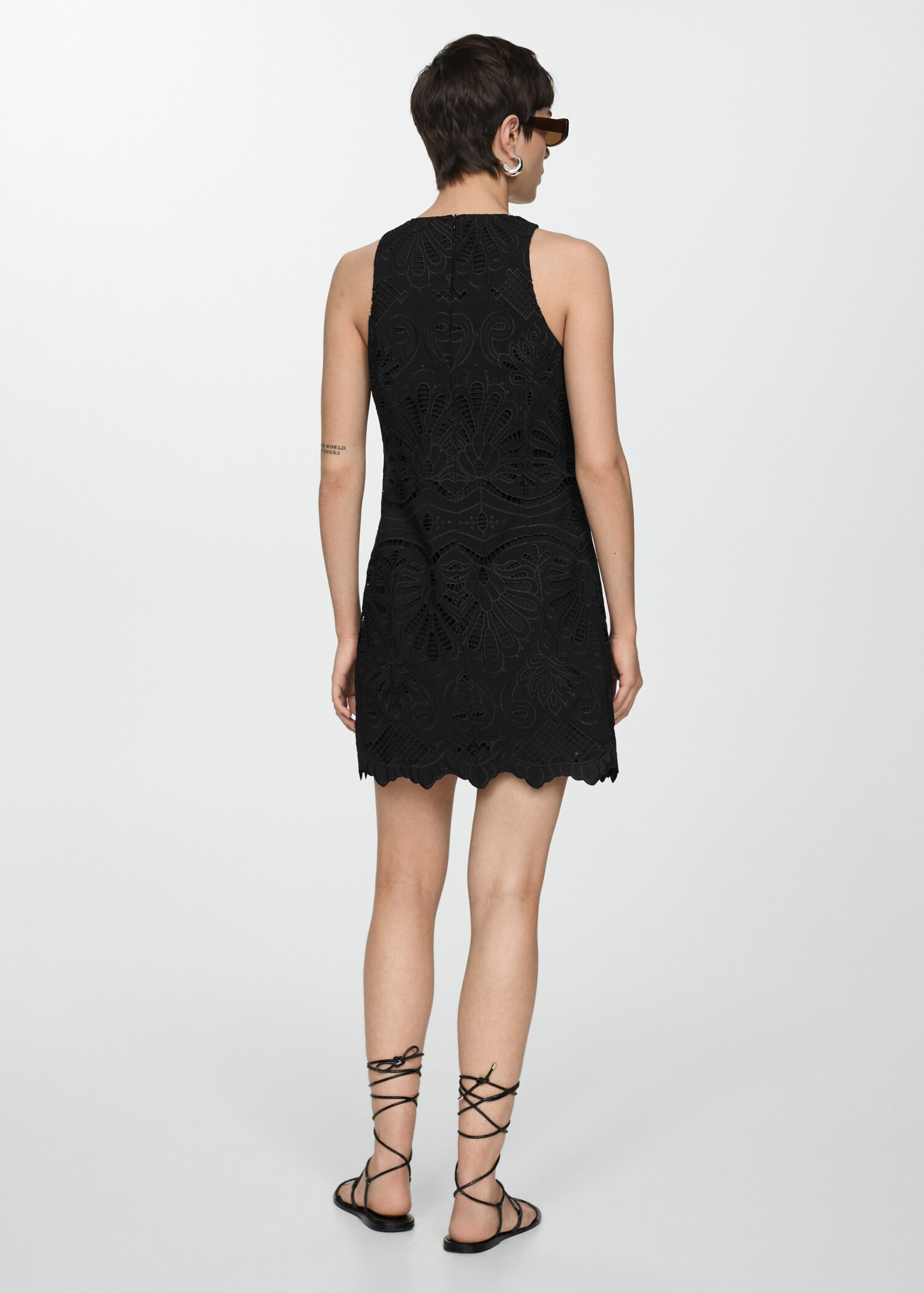 Vestido corto bordado - Reverso del artículo