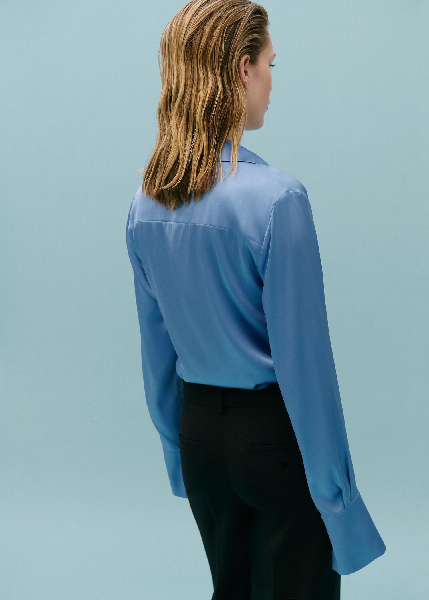 Satin silk shirt - Reverse of the article