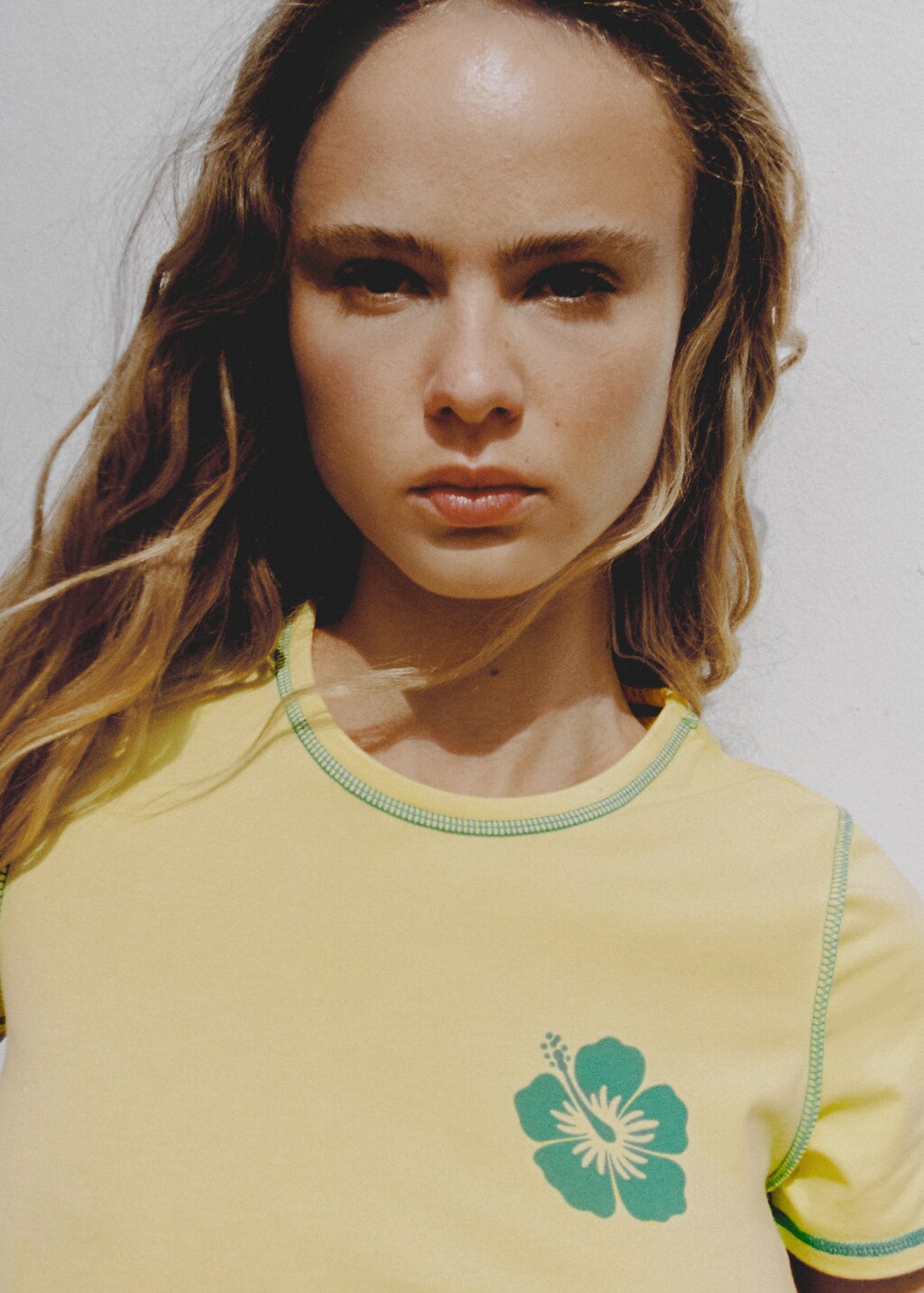 Tシャツ・カットソー [COVERNAT] [Covernot X Le Mango]Women's Graphic Crop T-shirt MANGO Logo Cropped T-Shirt in White | endource