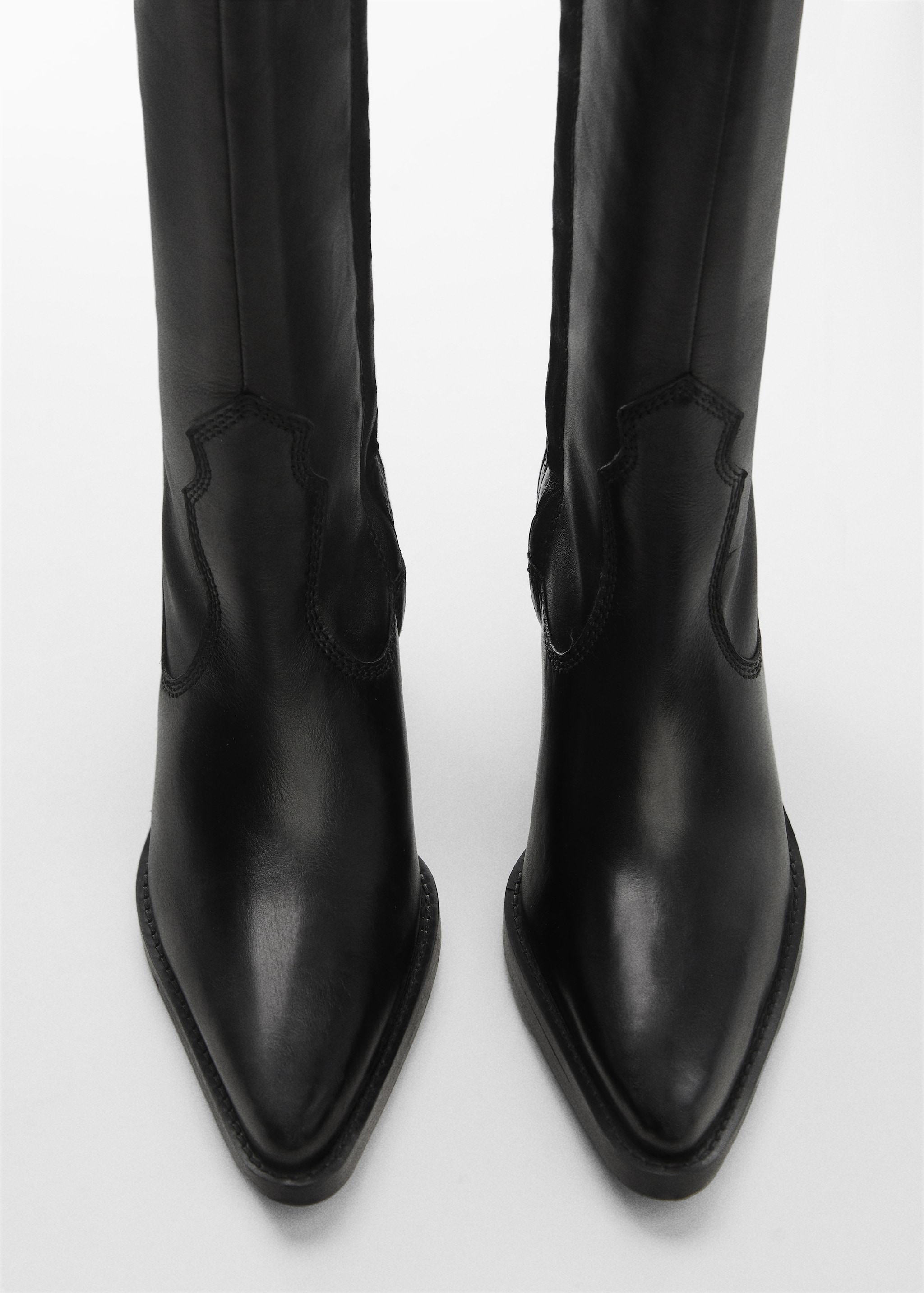 High heel leather boot - Details of the article 1