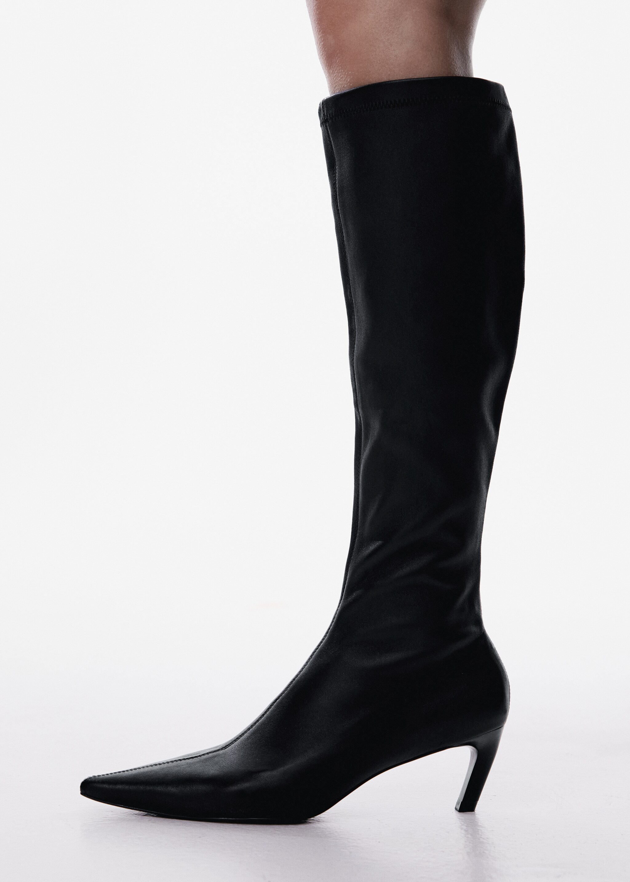 Leather boots with kitten heels - Details of the article 9