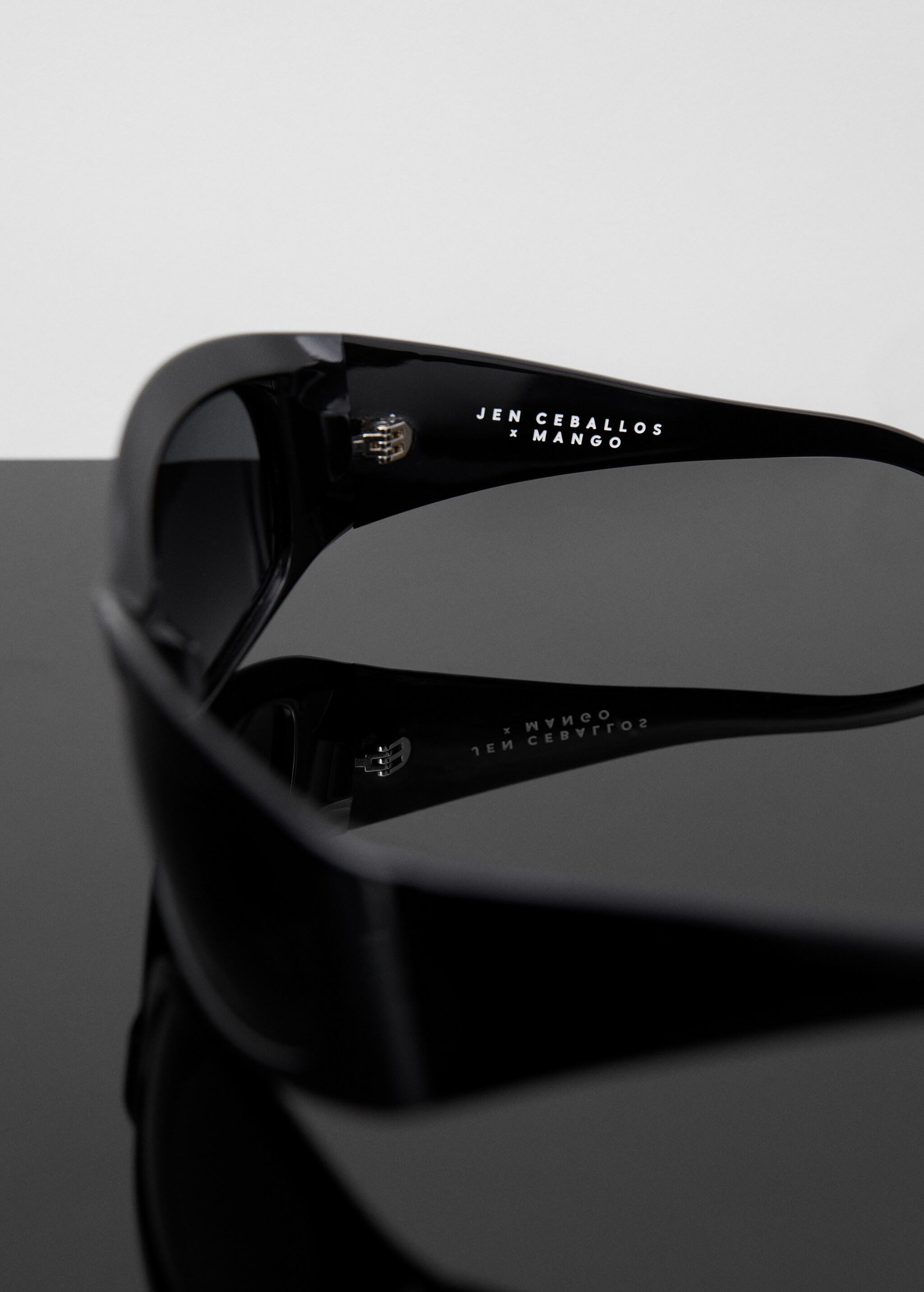 Солнцезащитные очки в овальной оправе - Деталь изделия 2