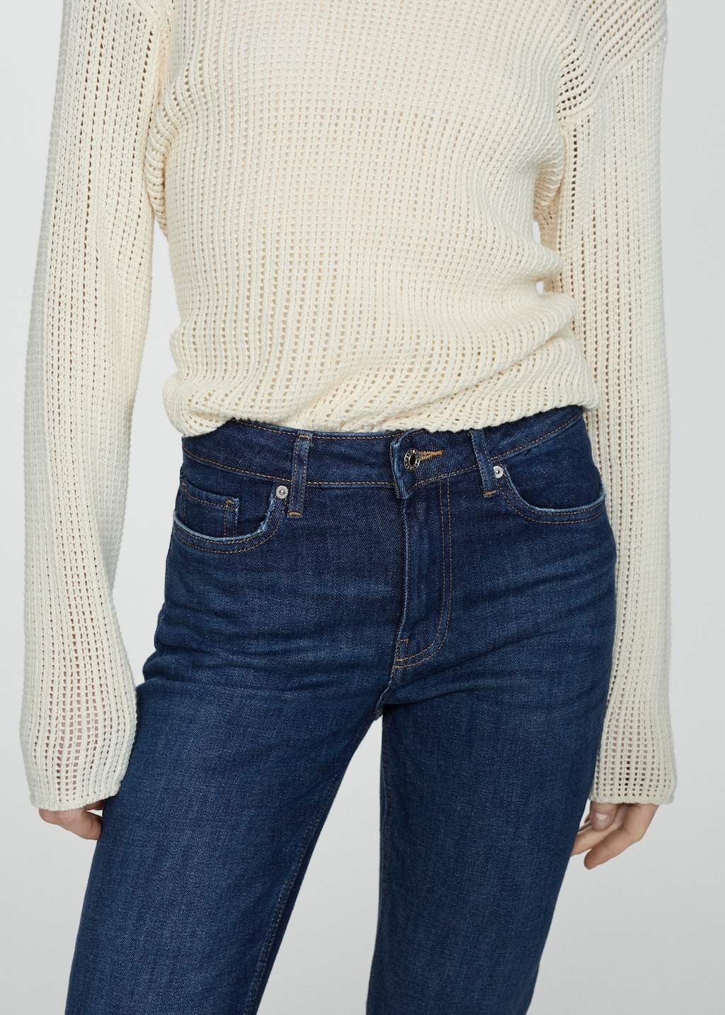 Medium-rise flared jeans