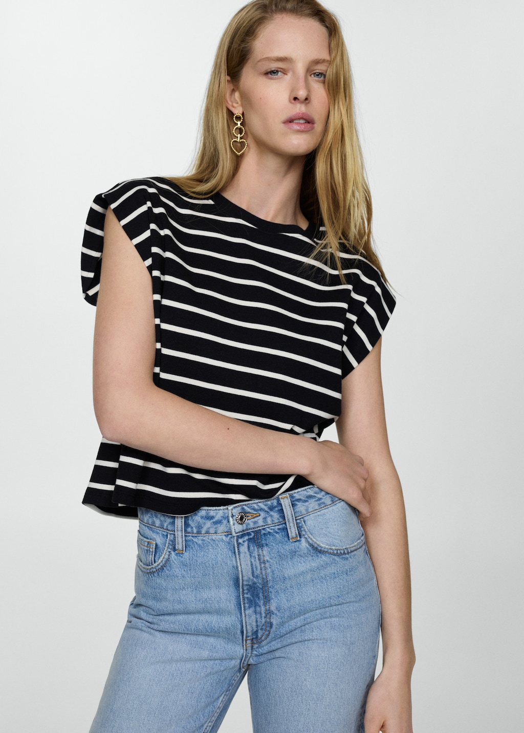 新品同様 high-rise Mom2000 jeans China MANGO | Women - アイドル
