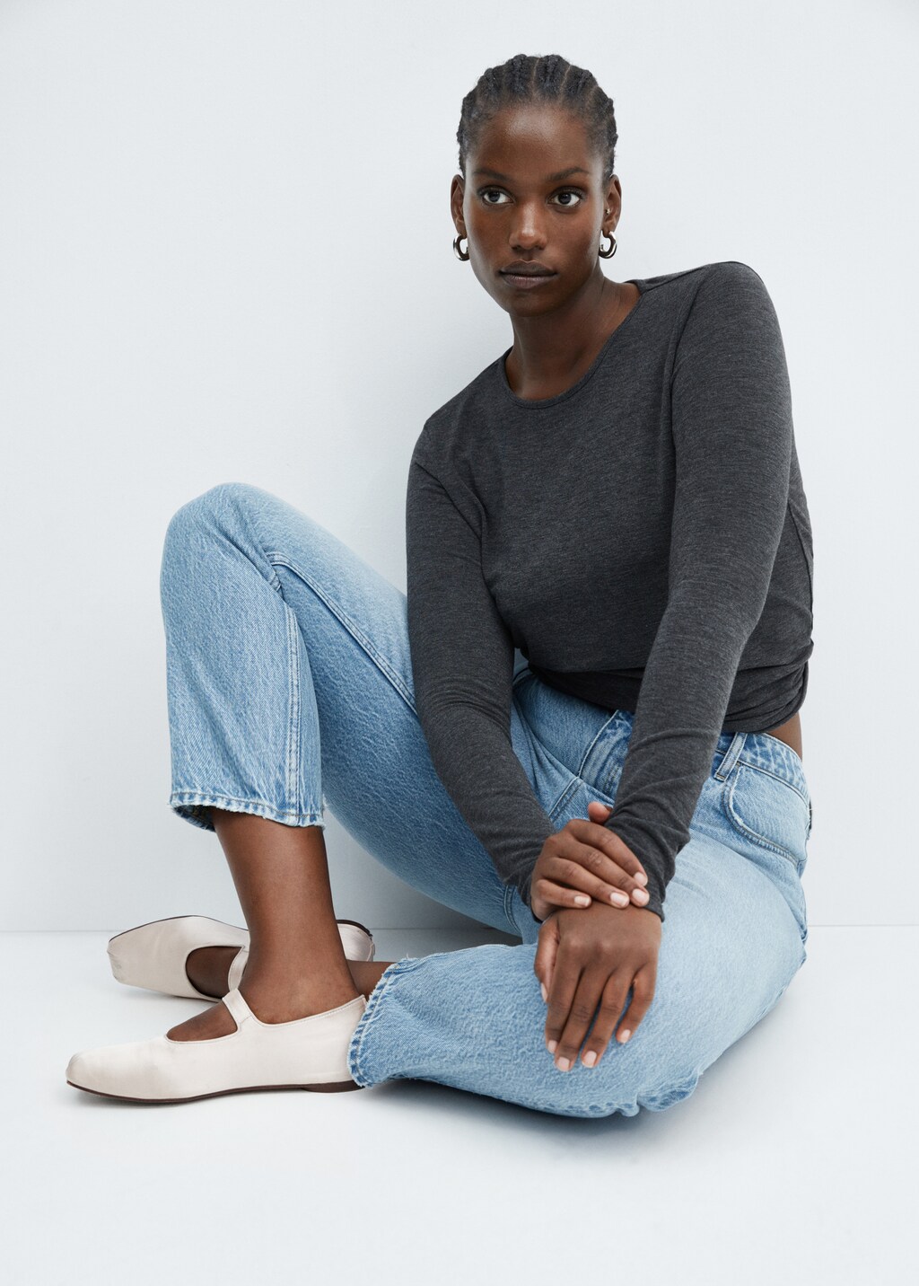 Mom2000 high-rise jeans - Women | MANGO China