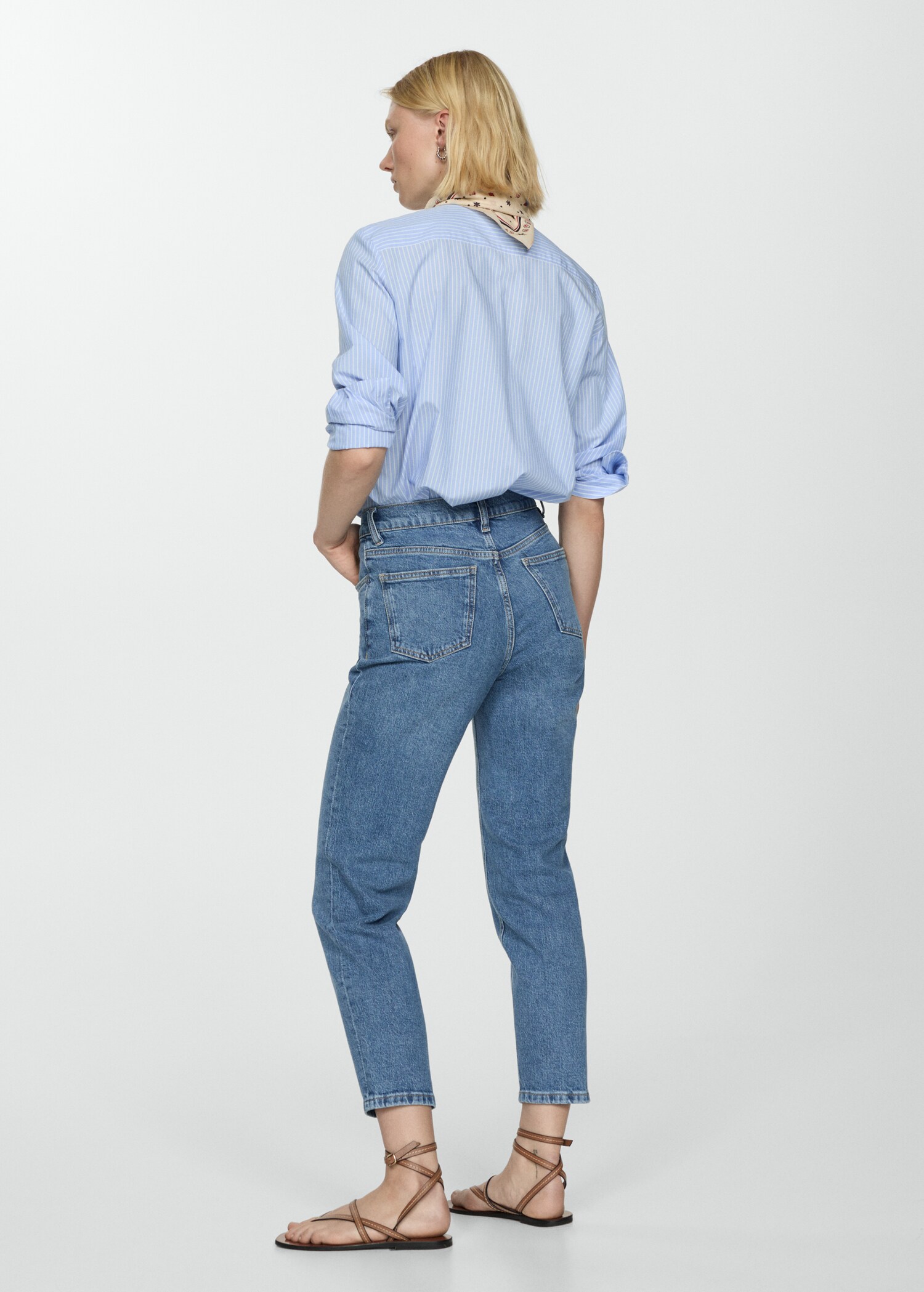 Jeans Newmom confort tiro alto - Reverso del artículo