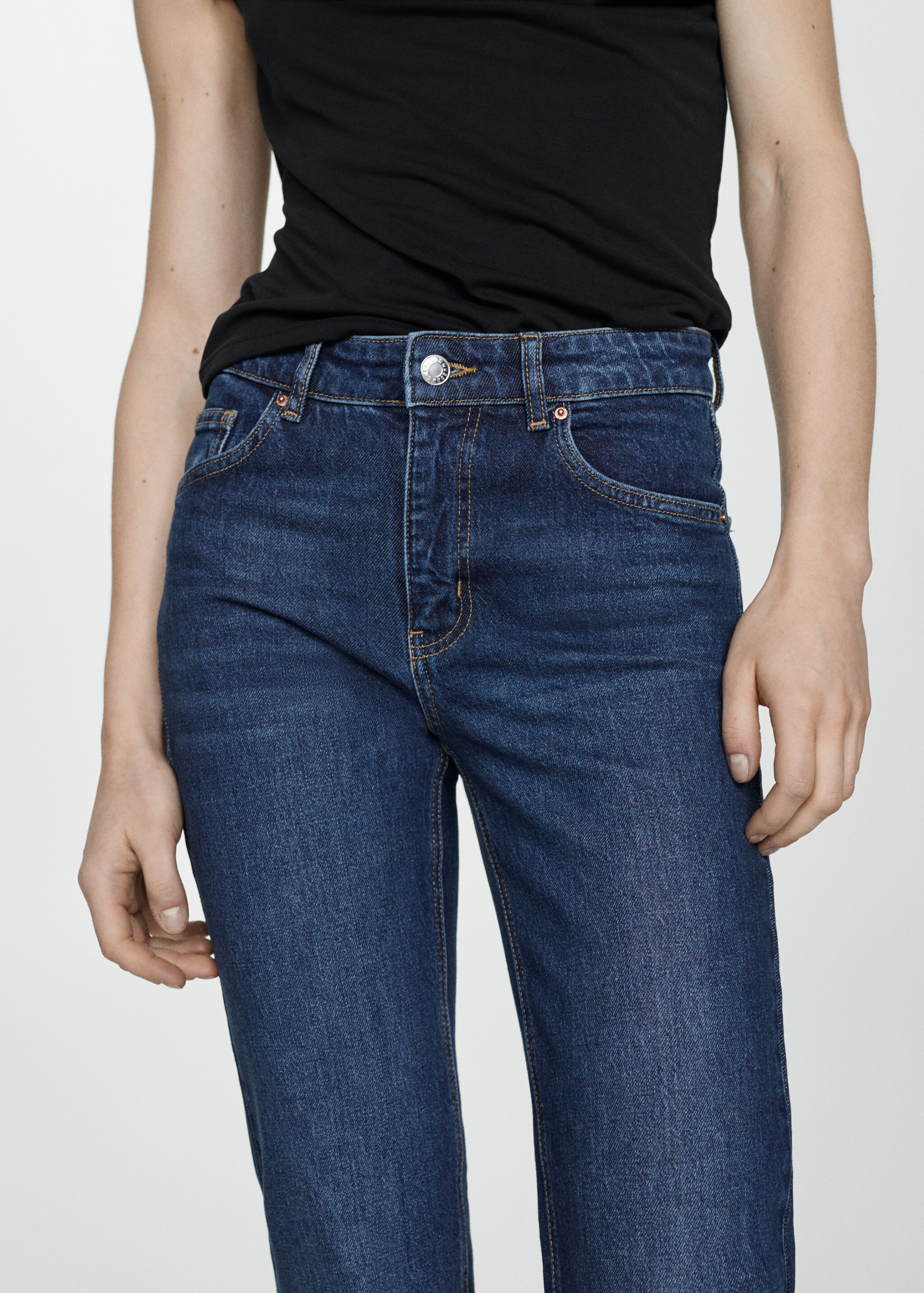 Medium-rise straight jeans with slits - Details of the article 4