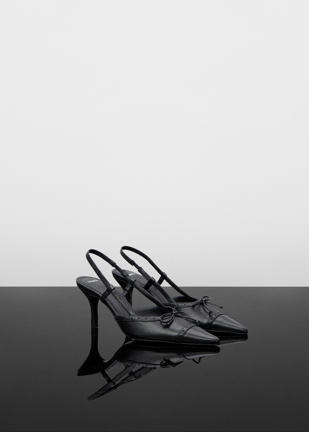 Pointed toe leather shoes - Women | MANGO Georgia