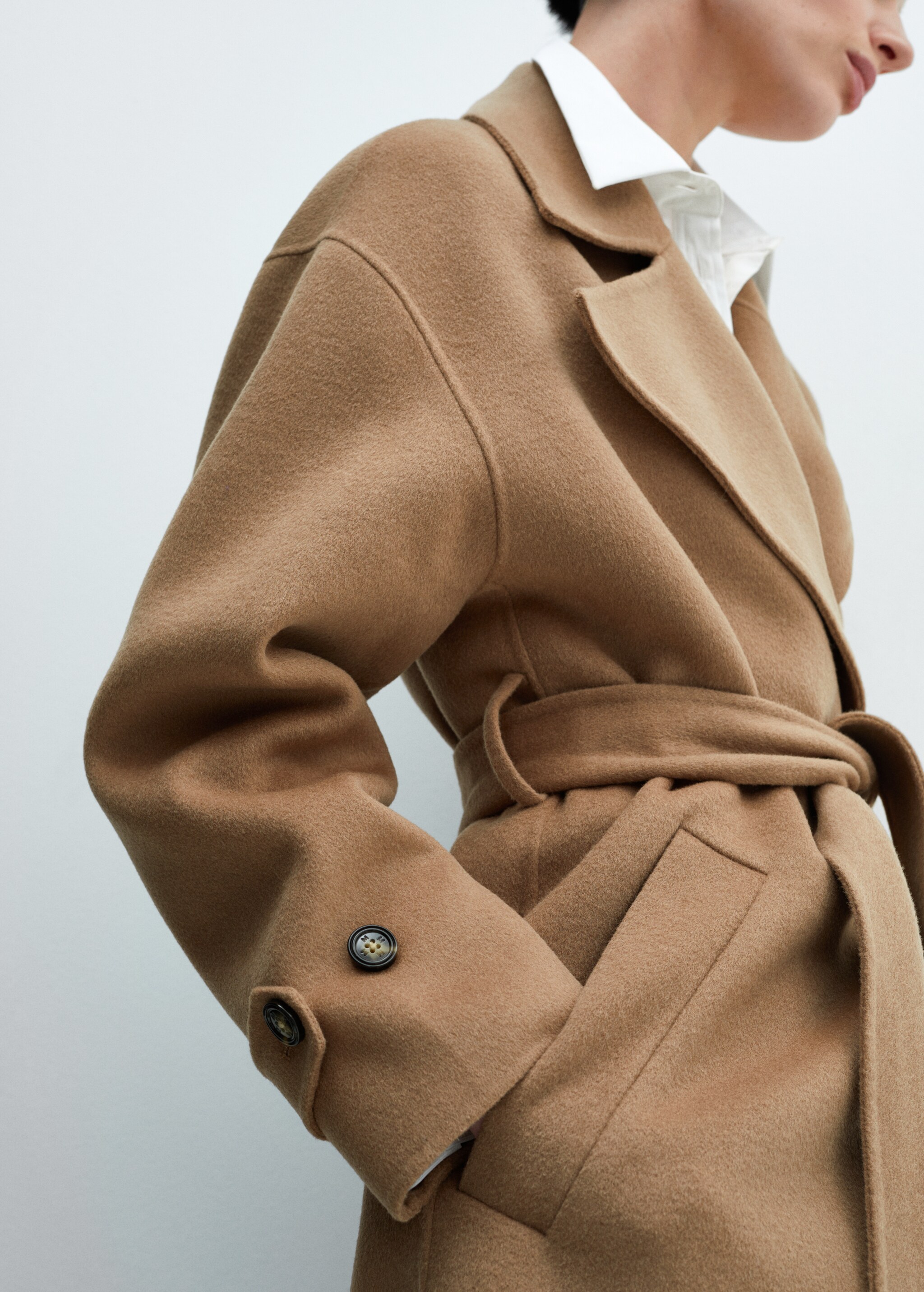 Woollen coat with belt - Details of the article 4