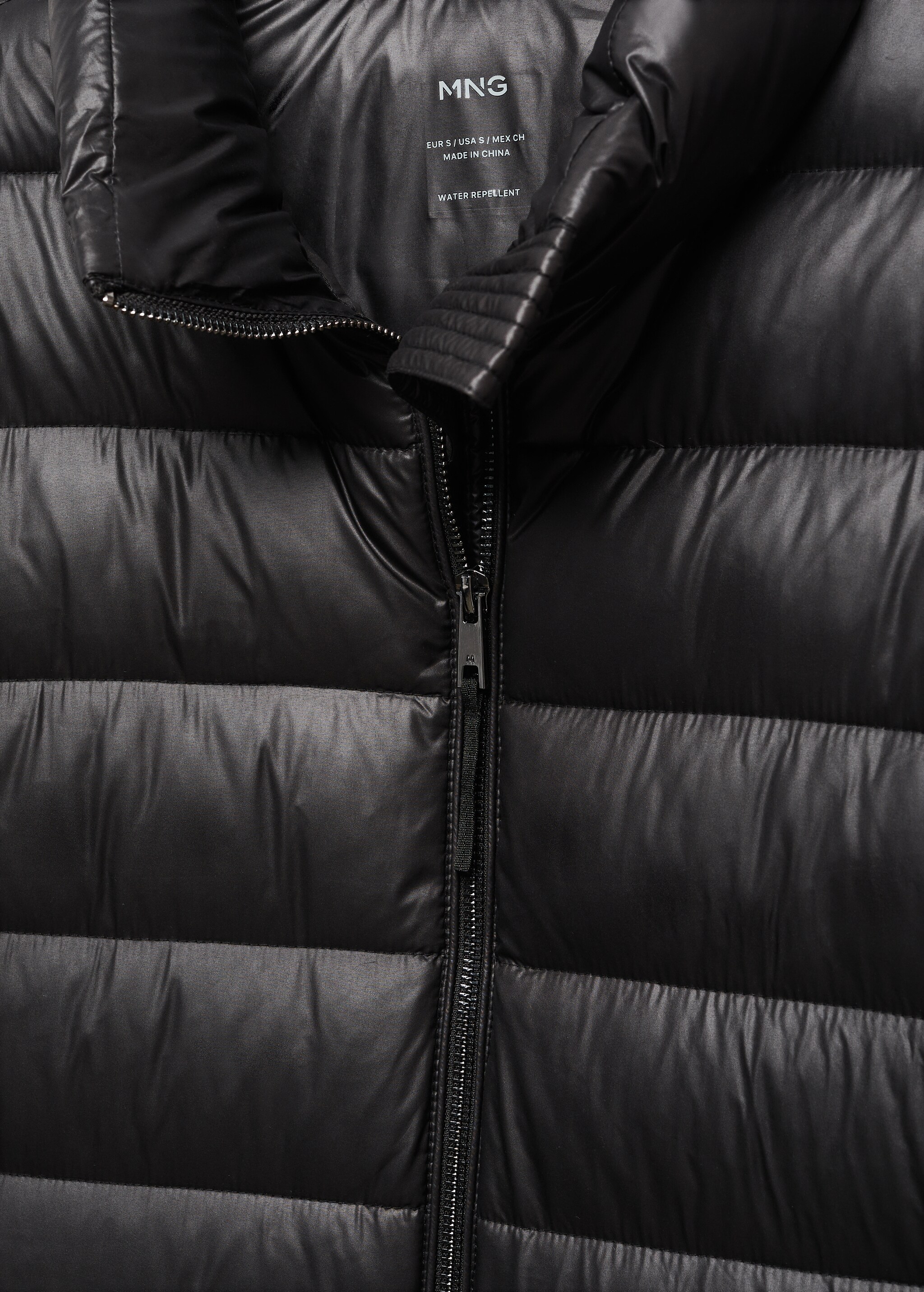 Water-repellent feather coat - Details of the article 8