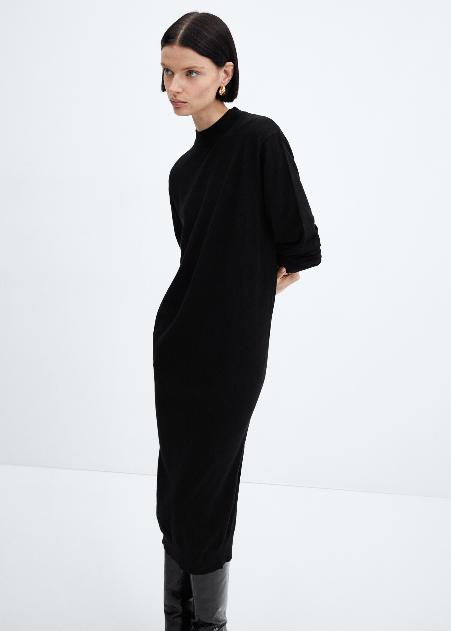 Round-neck knitted dress - Medium plane