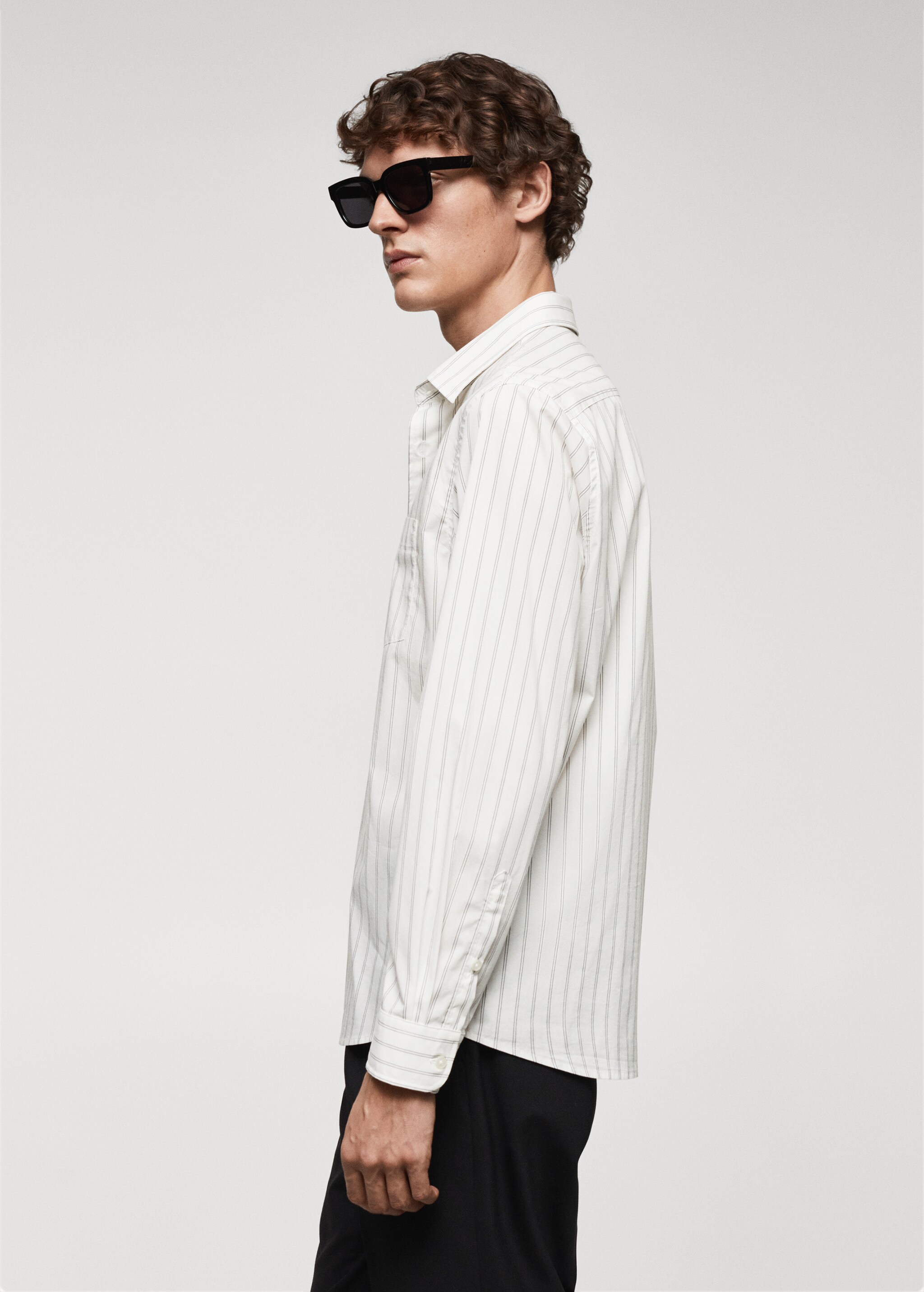 Classic-fit striped poplin shirt - Details of the article 2