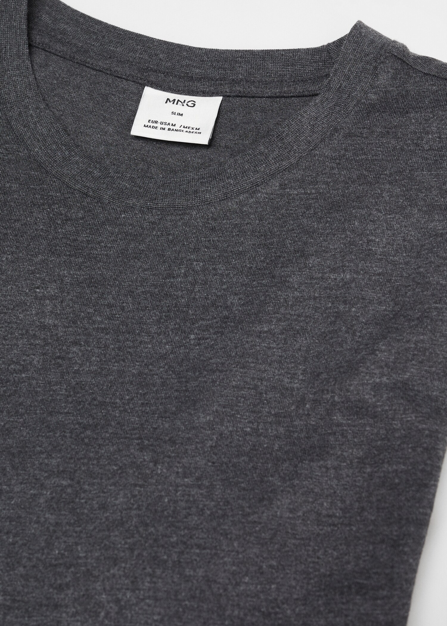T-shirt basique en coton - Détail de l'article 8