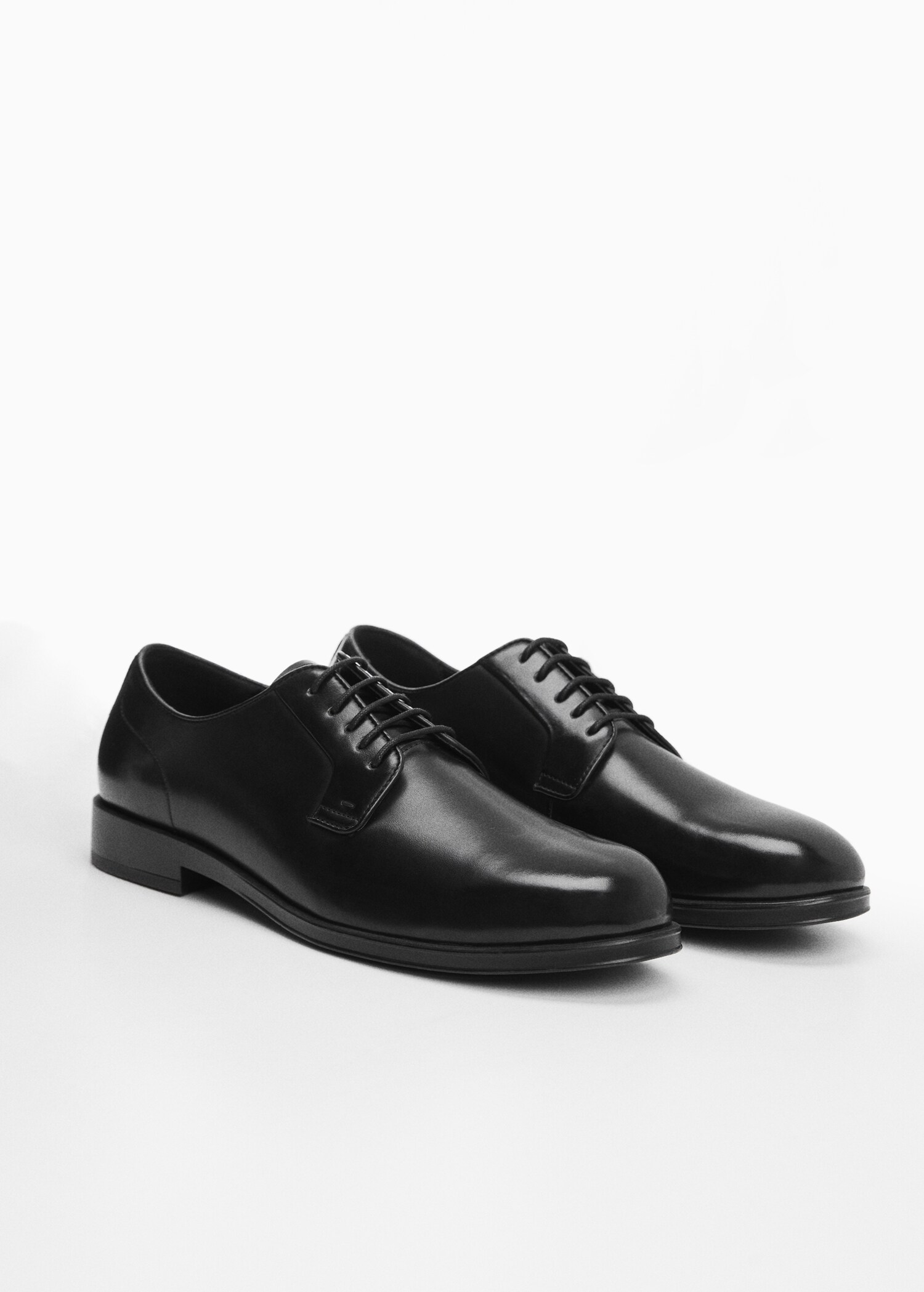 Chaussures costume similicuir - Plan moyen