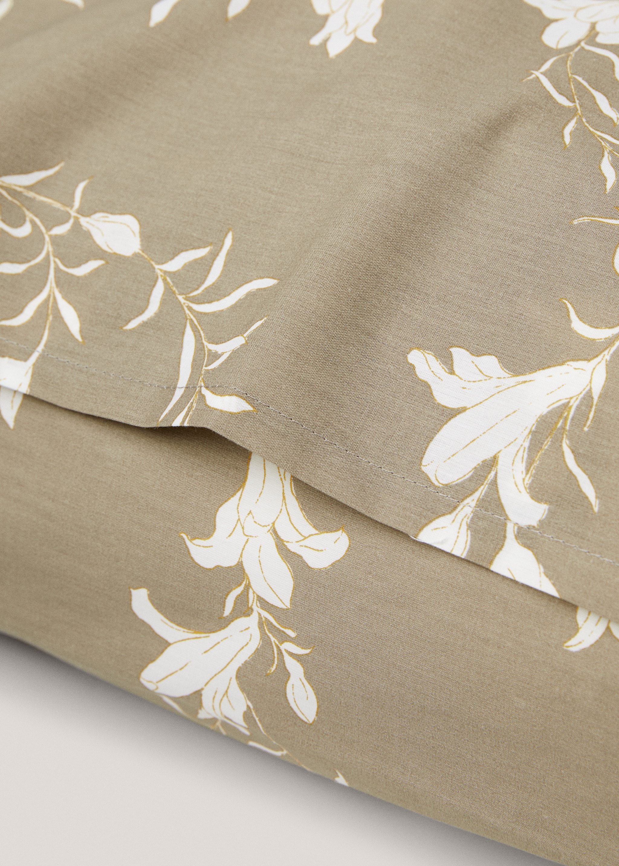 Contrast flower pillowcase 50x75cm - Details of the article 2
