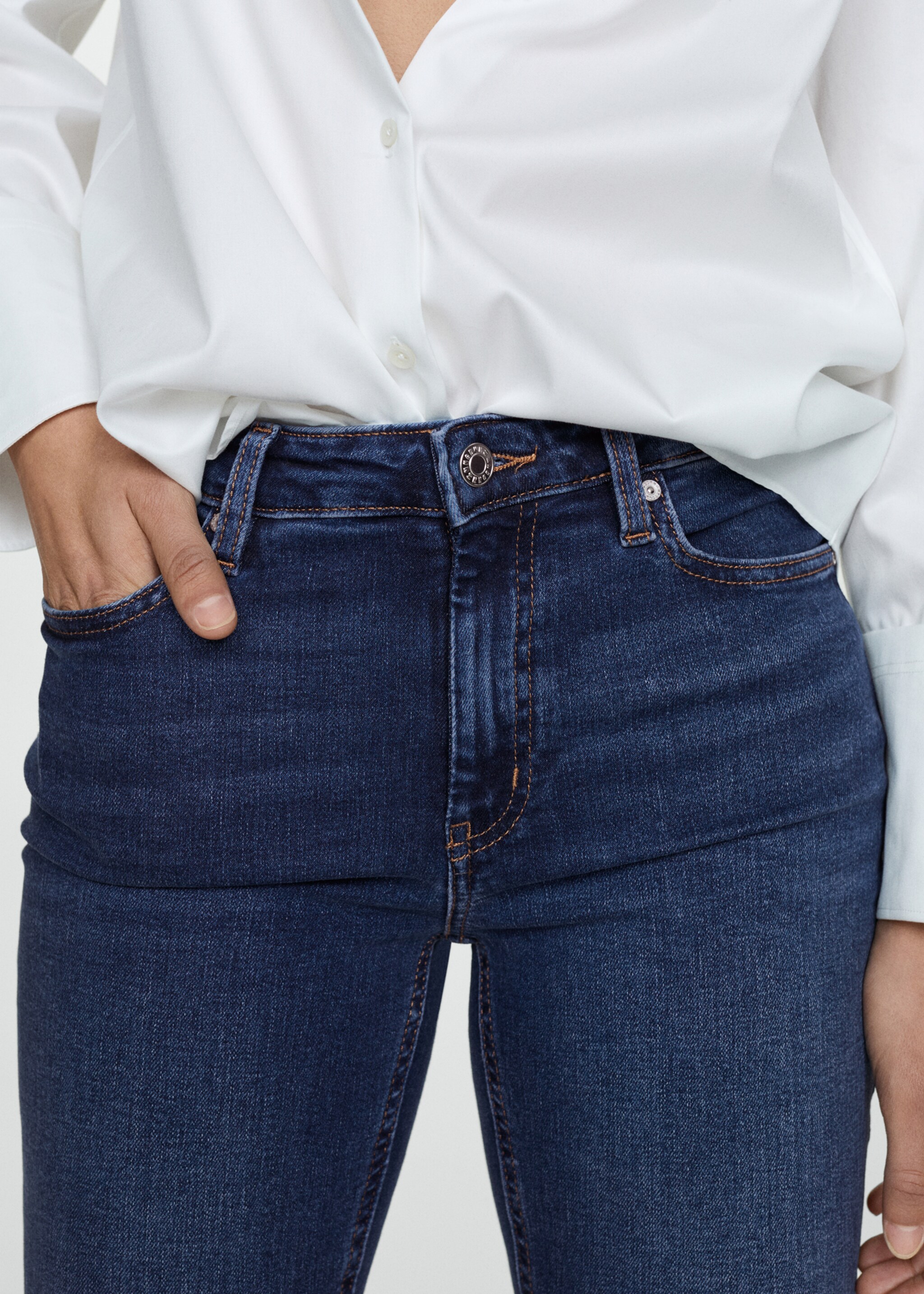 Capri slim-fit jeans - Details of the article 6, Dark Blue. Ref: 67041015-00.