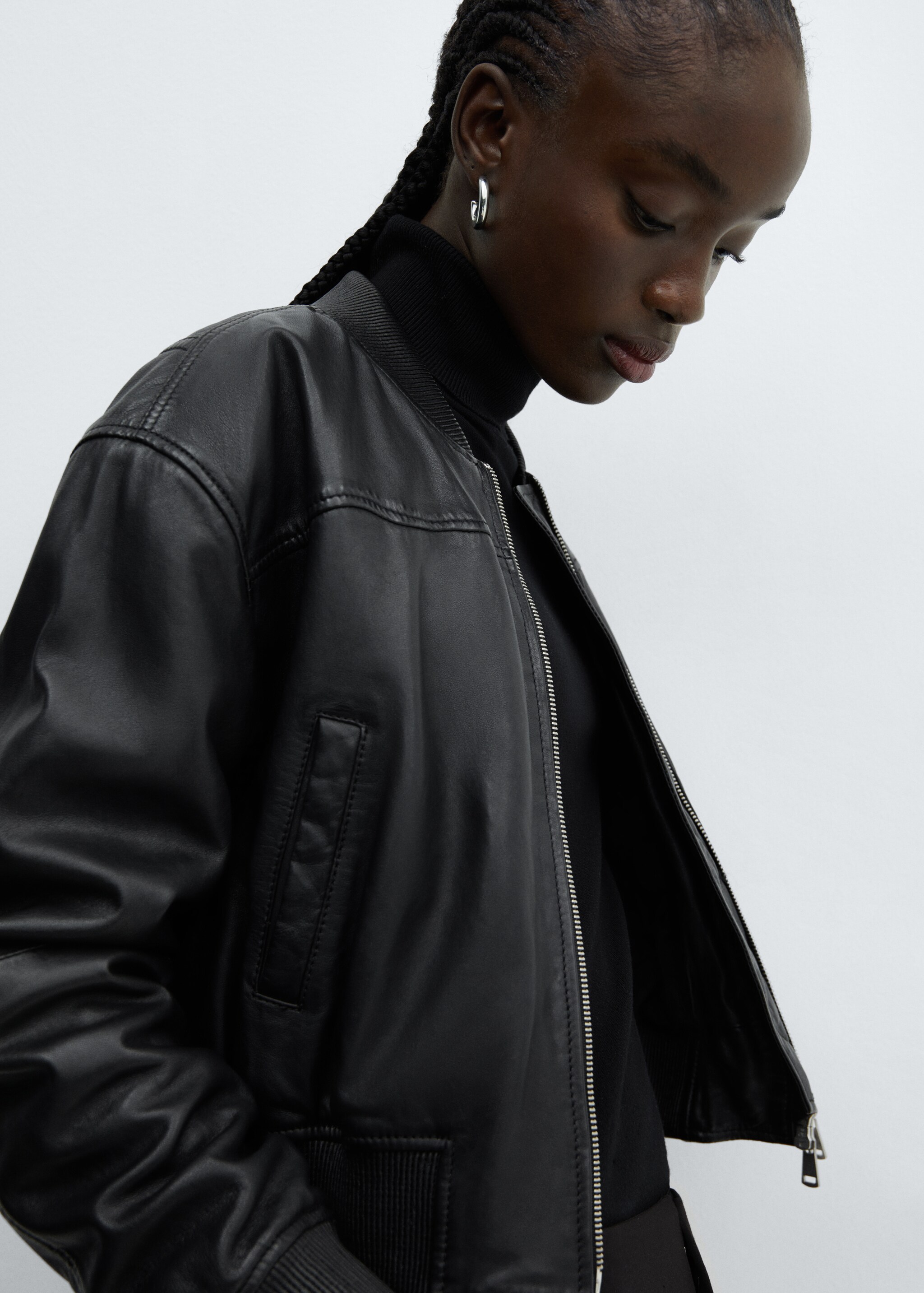 Leather bomber jacket - Details of the article 2