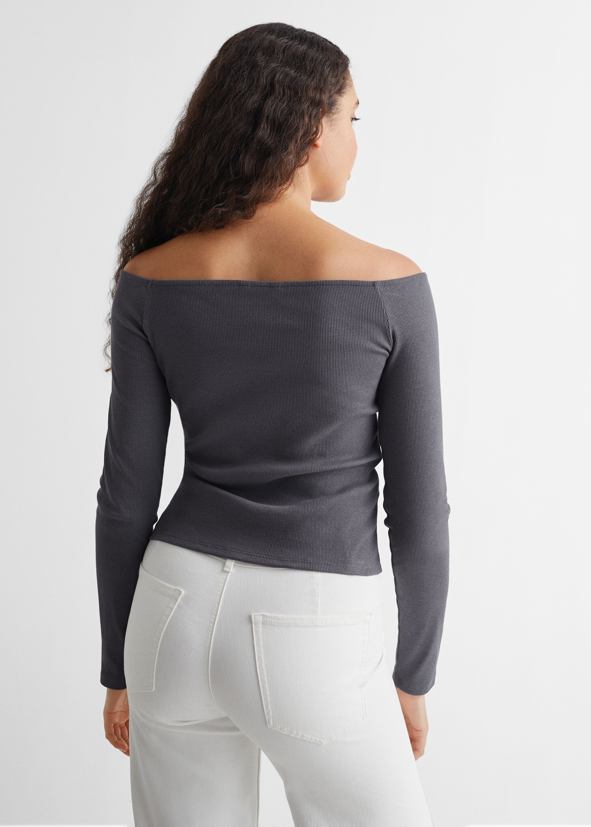 Ribbed off-the-shoulder t-shirt - Reverse of the article
