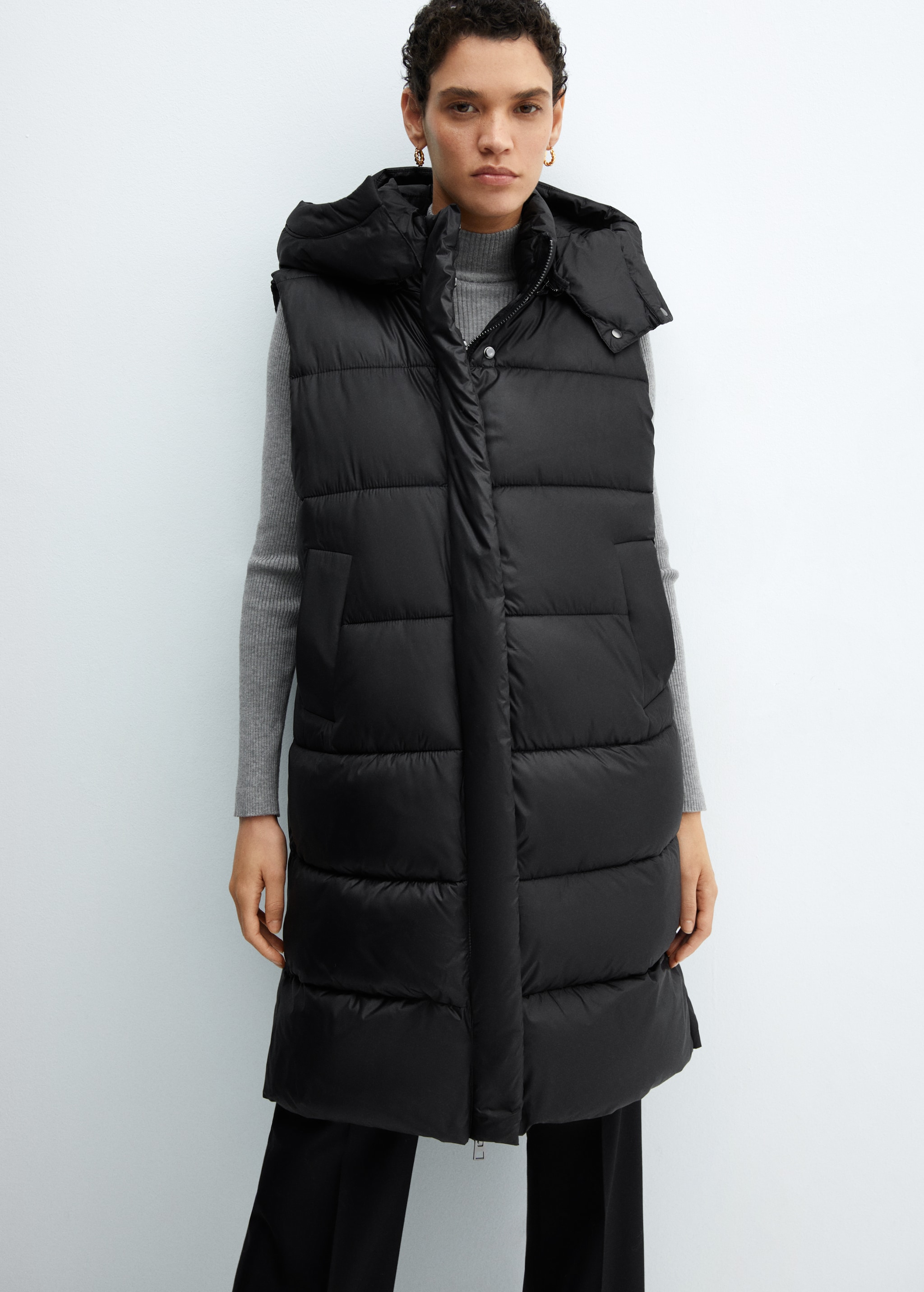 Quilted gilet with hood - Details of the article 4