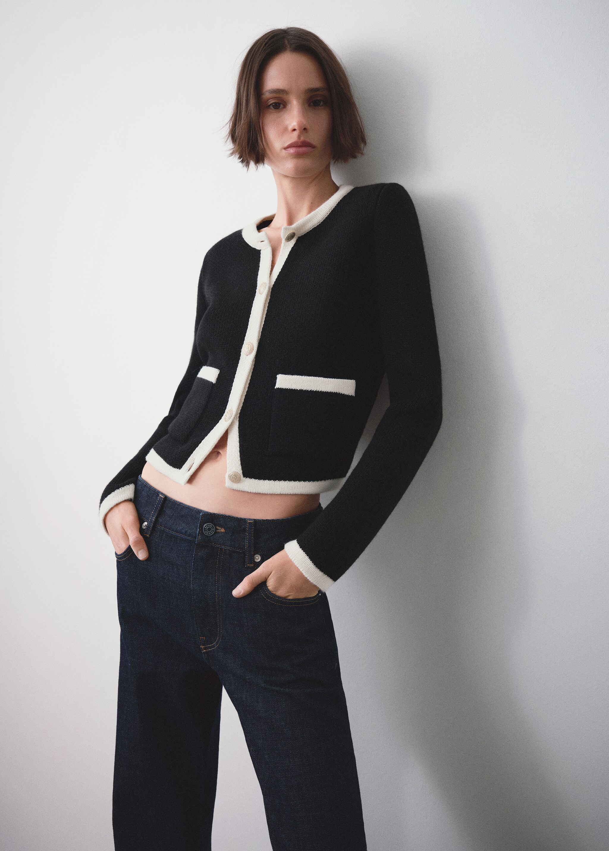 Knitted buttoned jacket - Details of the article 6