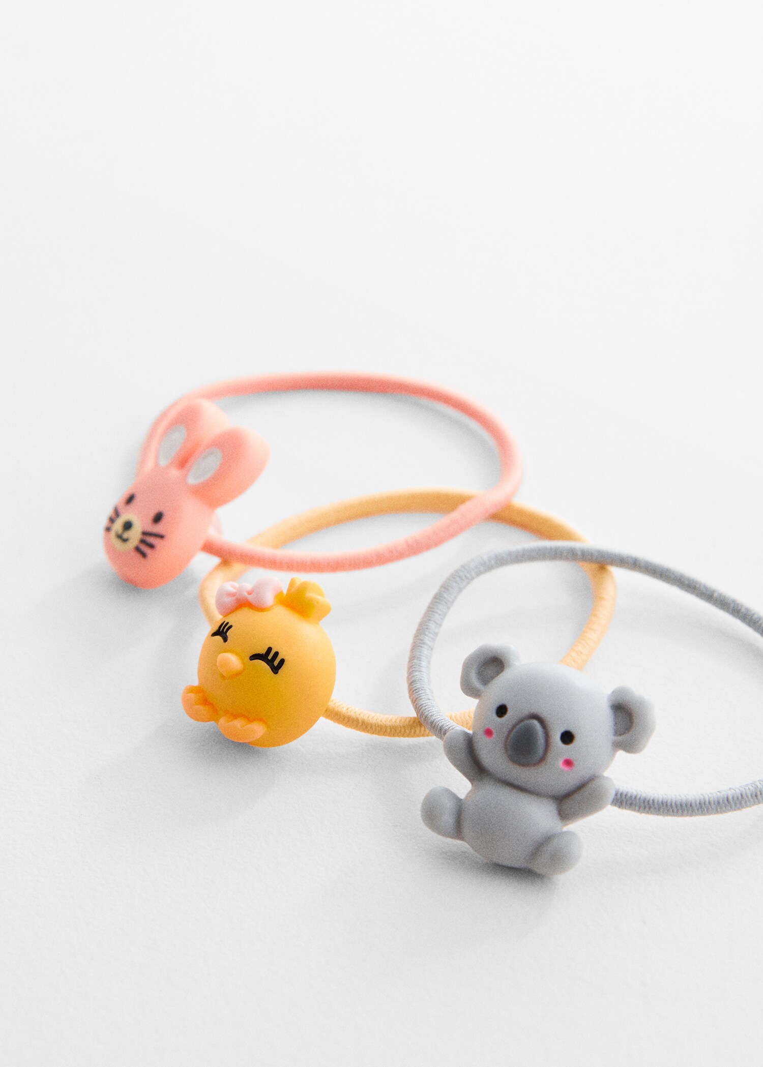 Pack gomas y clips - Plano medio