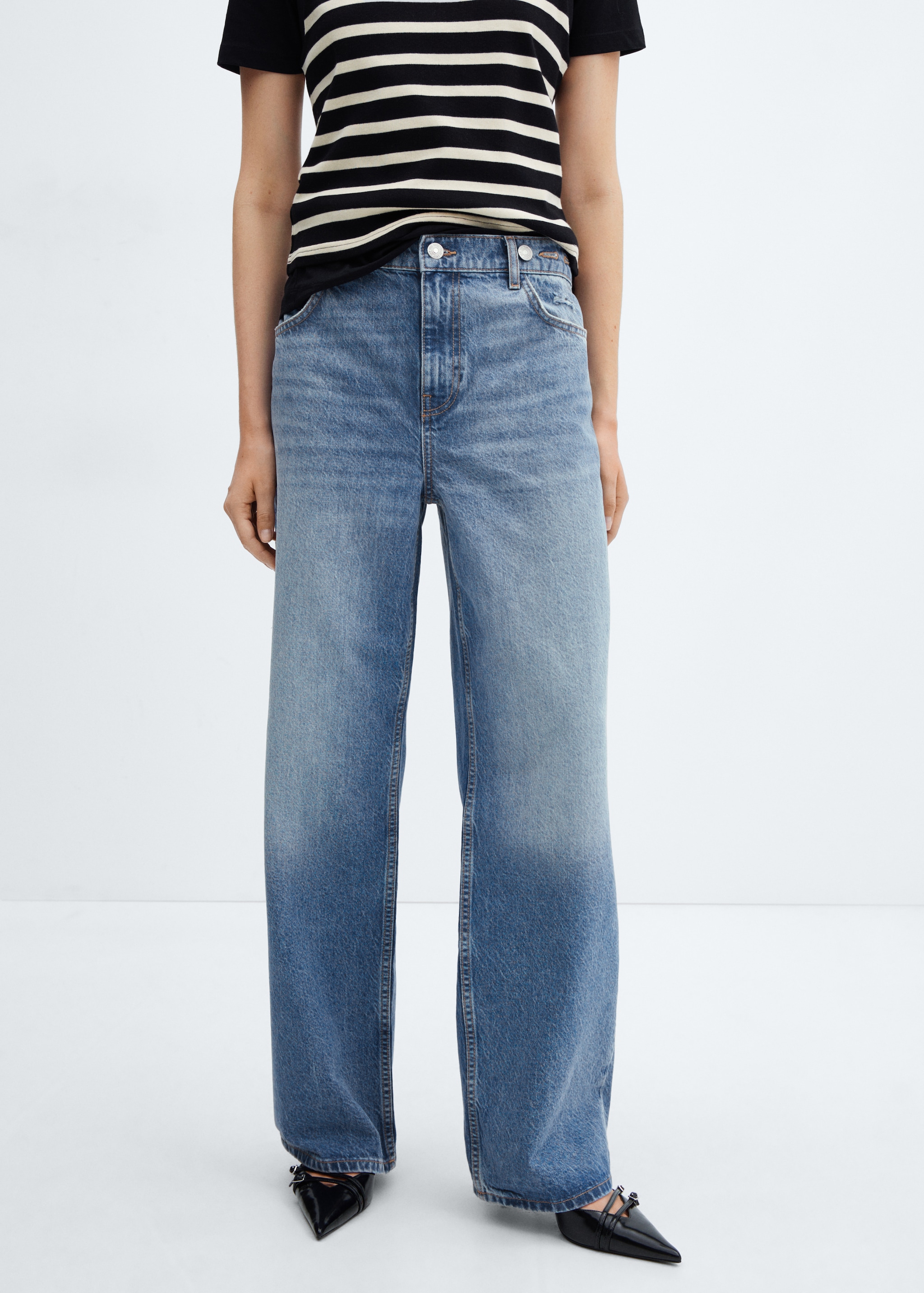 Loose mid-rise wideleg jeans