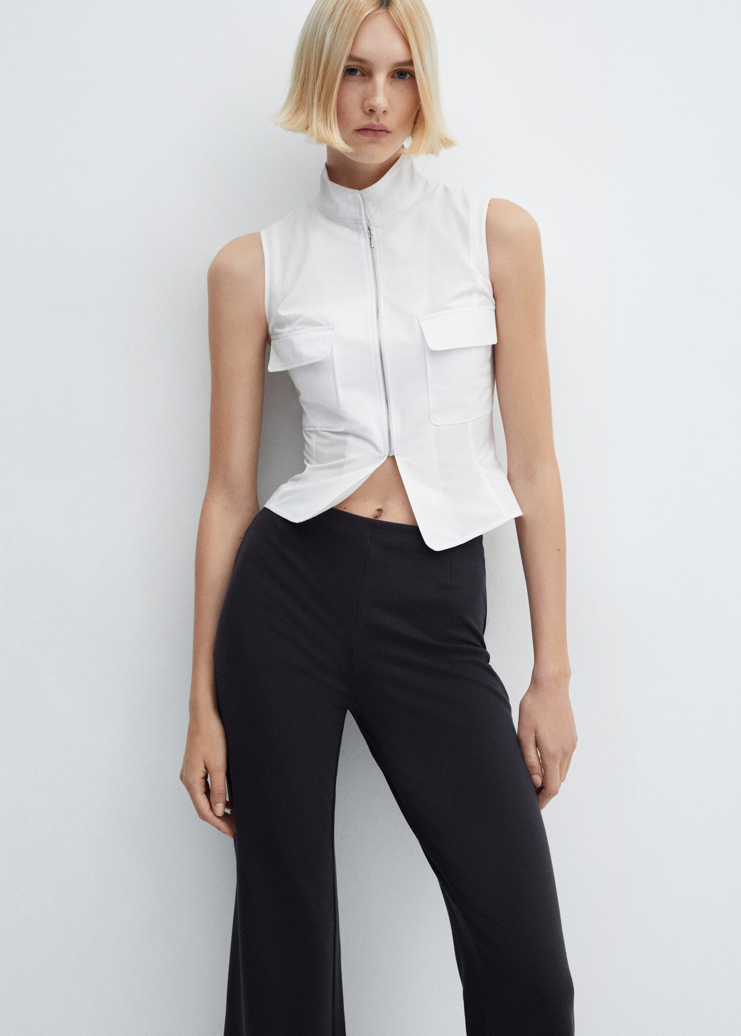 High-rise knitted trousers - Details of the article 1