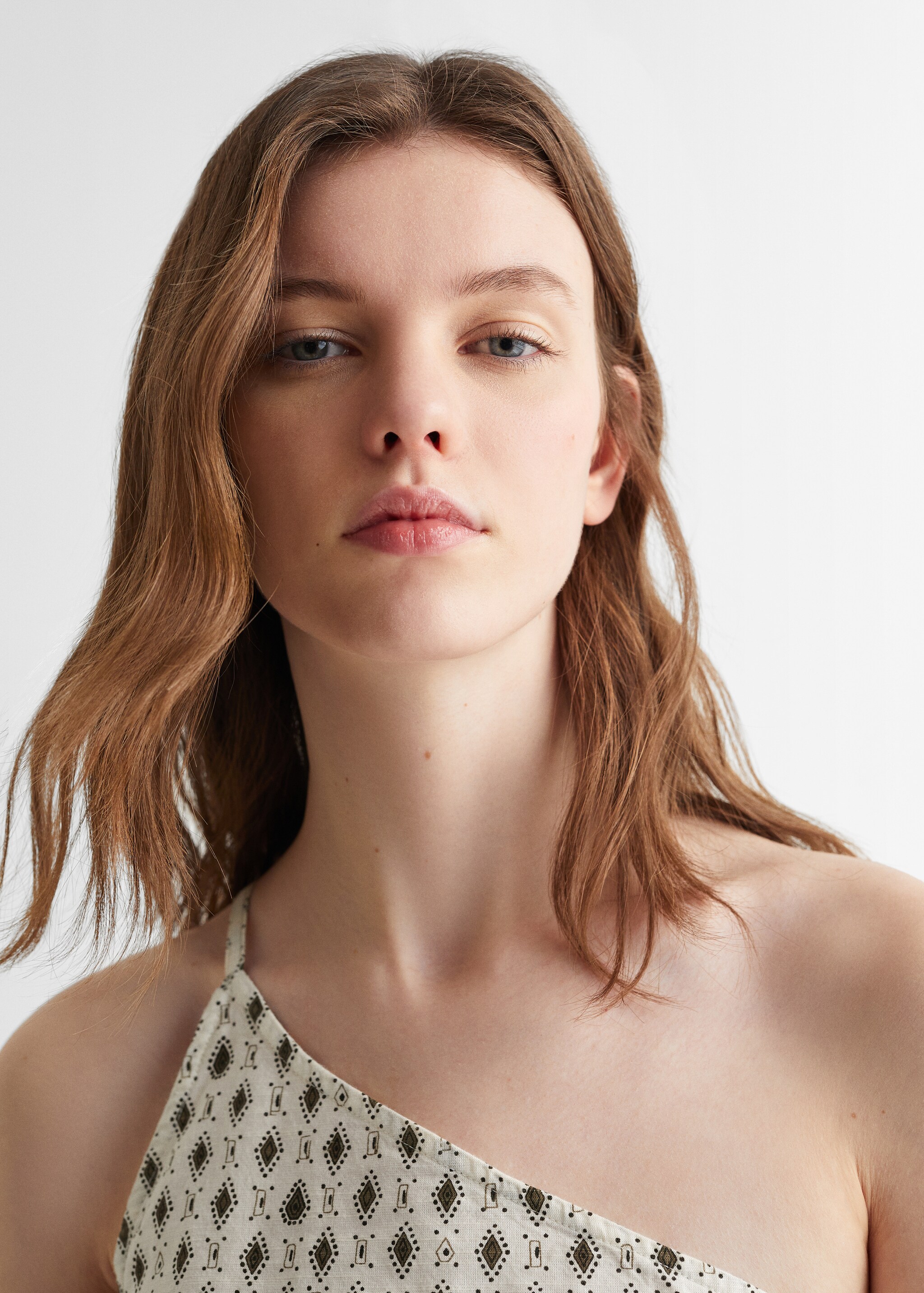 Asymmetric printed top - Details of the article 1