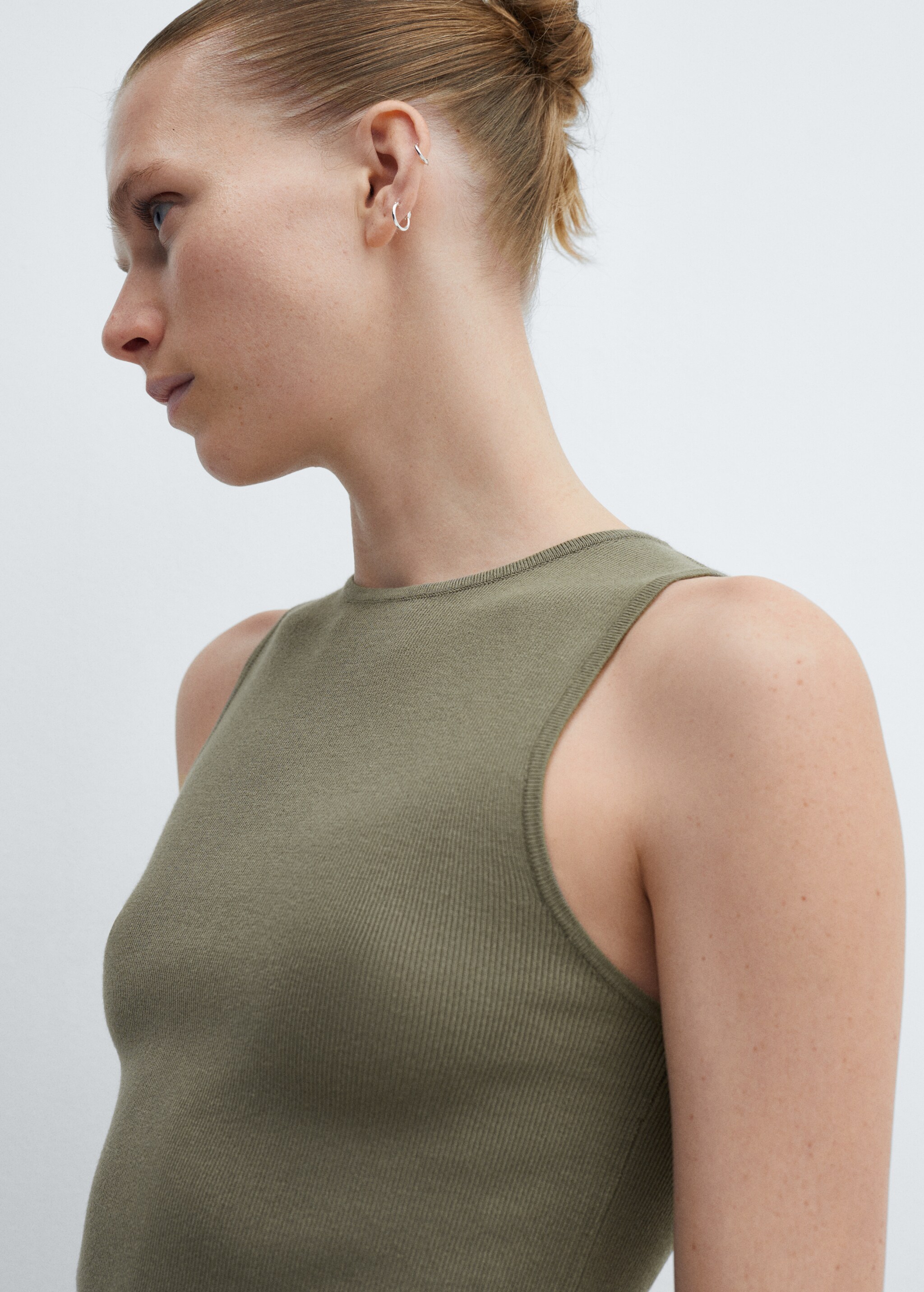 Knitted top with wide straps - Details of the article 1