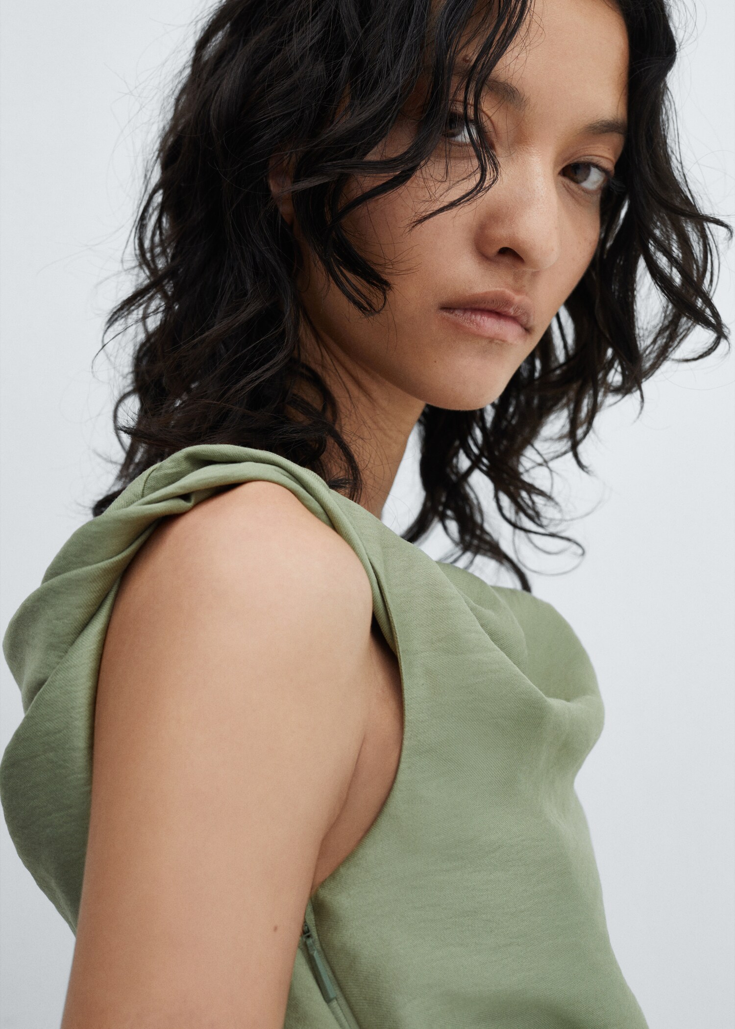 Asymmetrical pleated dress - Details of the article 1