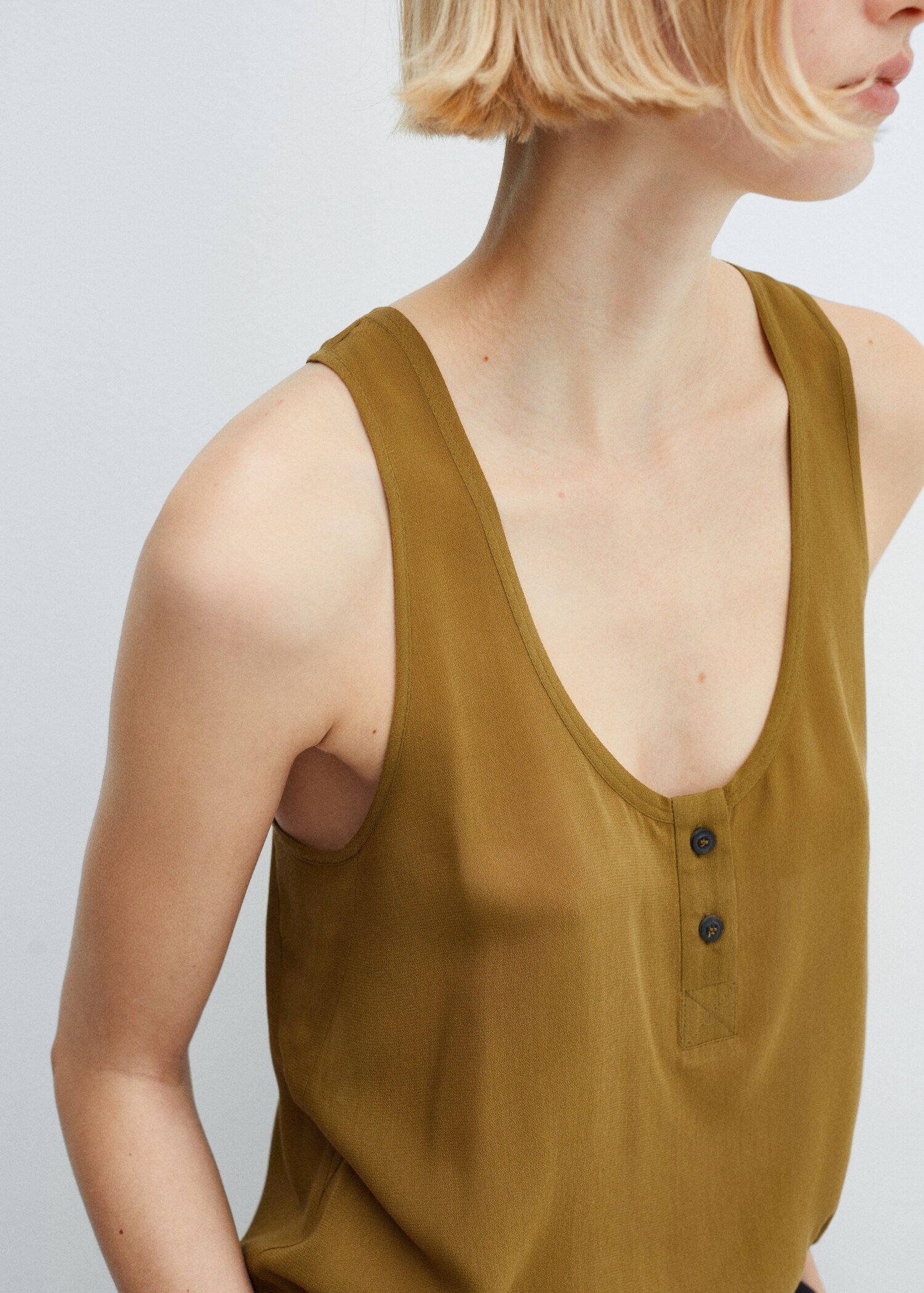 Top fluide boutonné - Détail de l'article 6