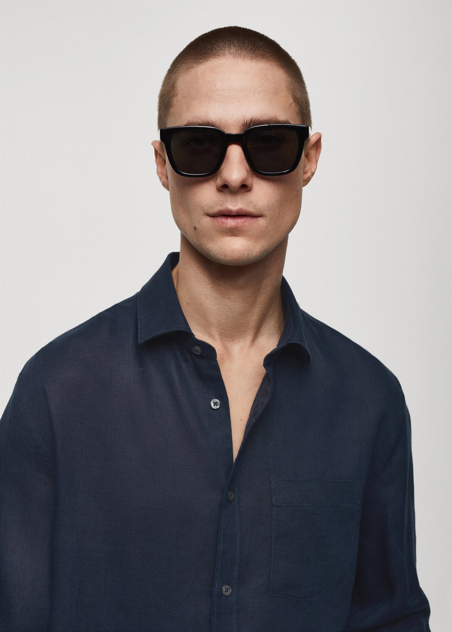 Classic fit 100% linen shirt - Details of the article 1