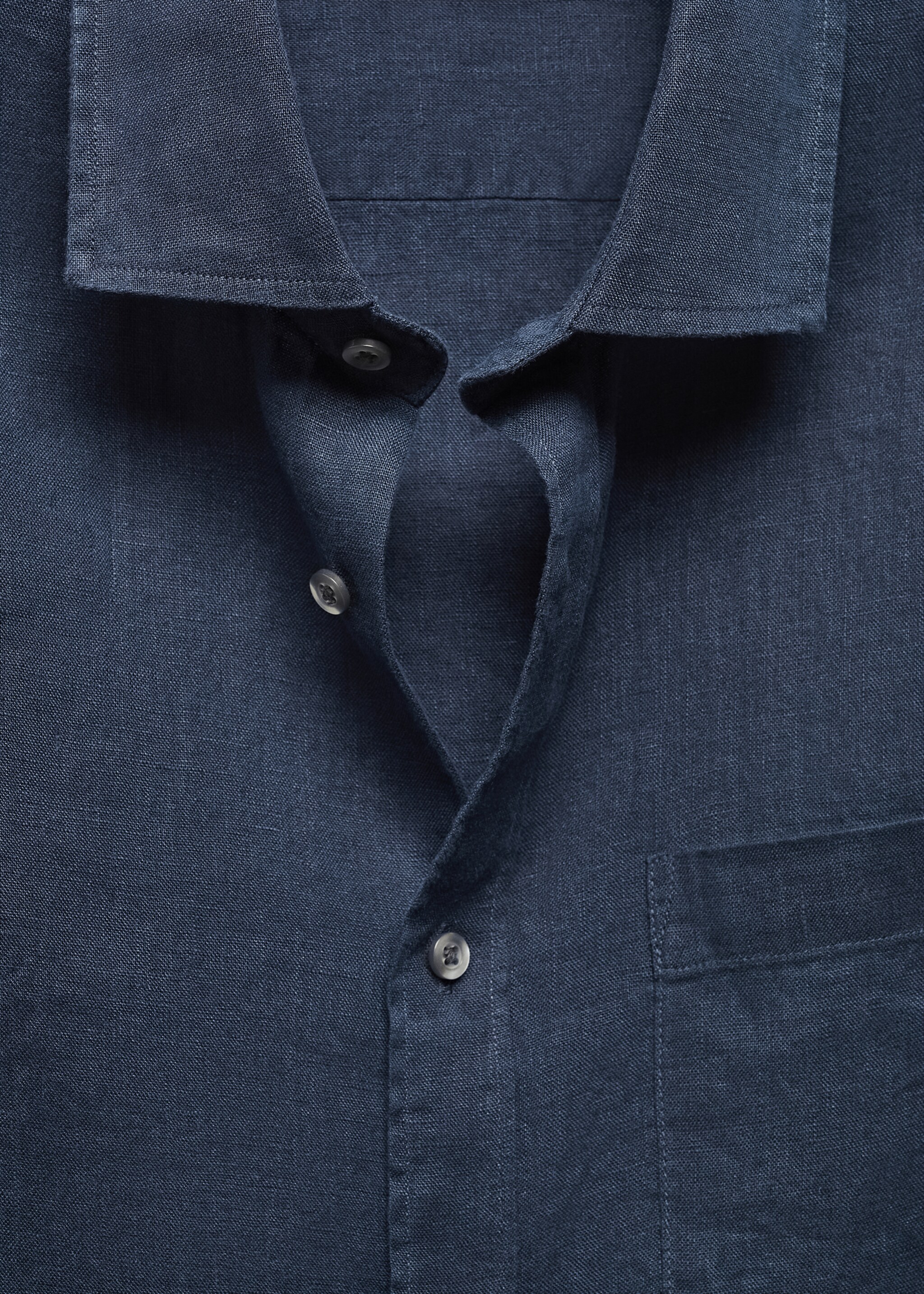 Classic fit 100% linen shirt - Details of the article 8, Dark Navy. Ref: 67045982-00.