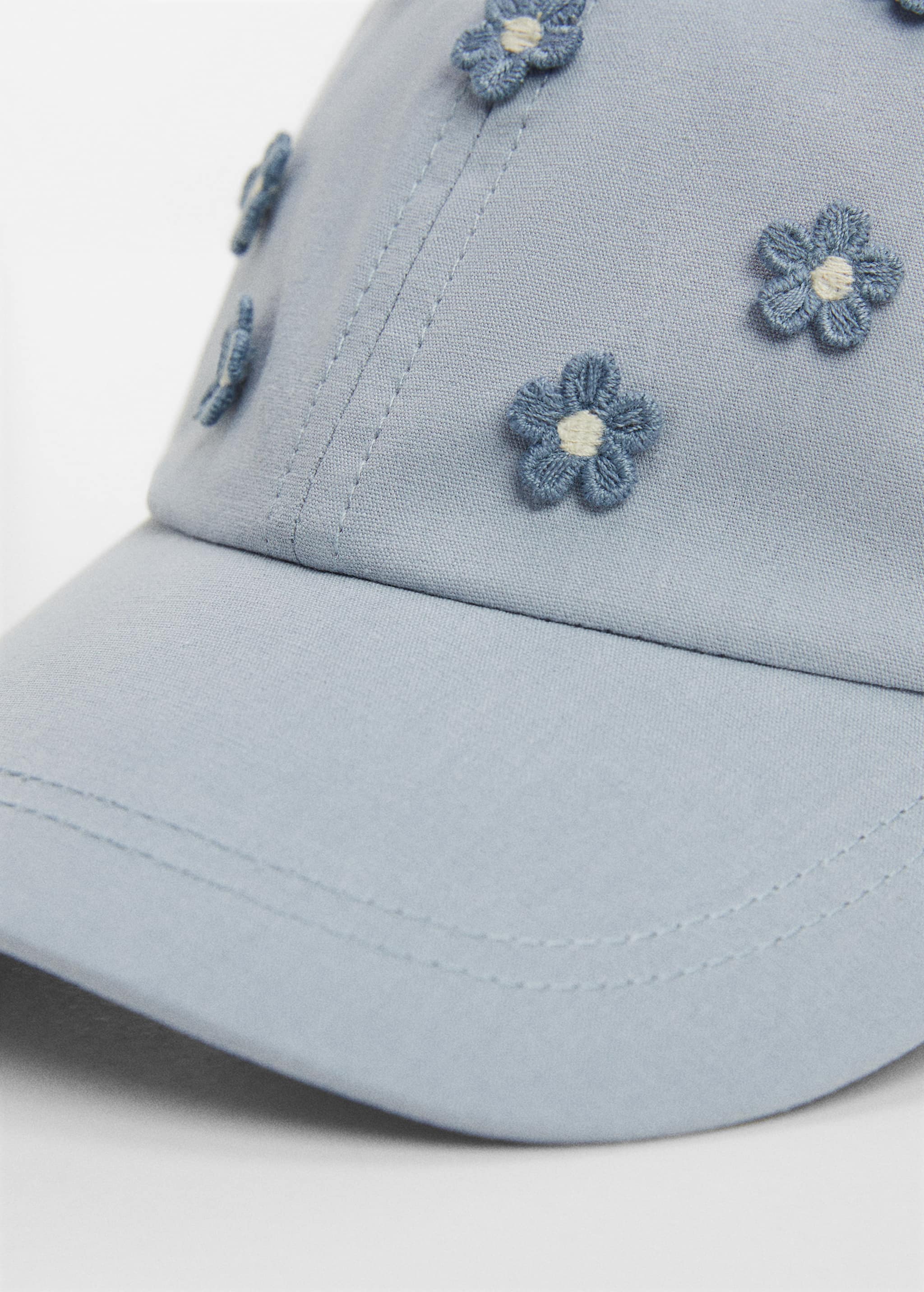 Floral cap - Details of the article 2