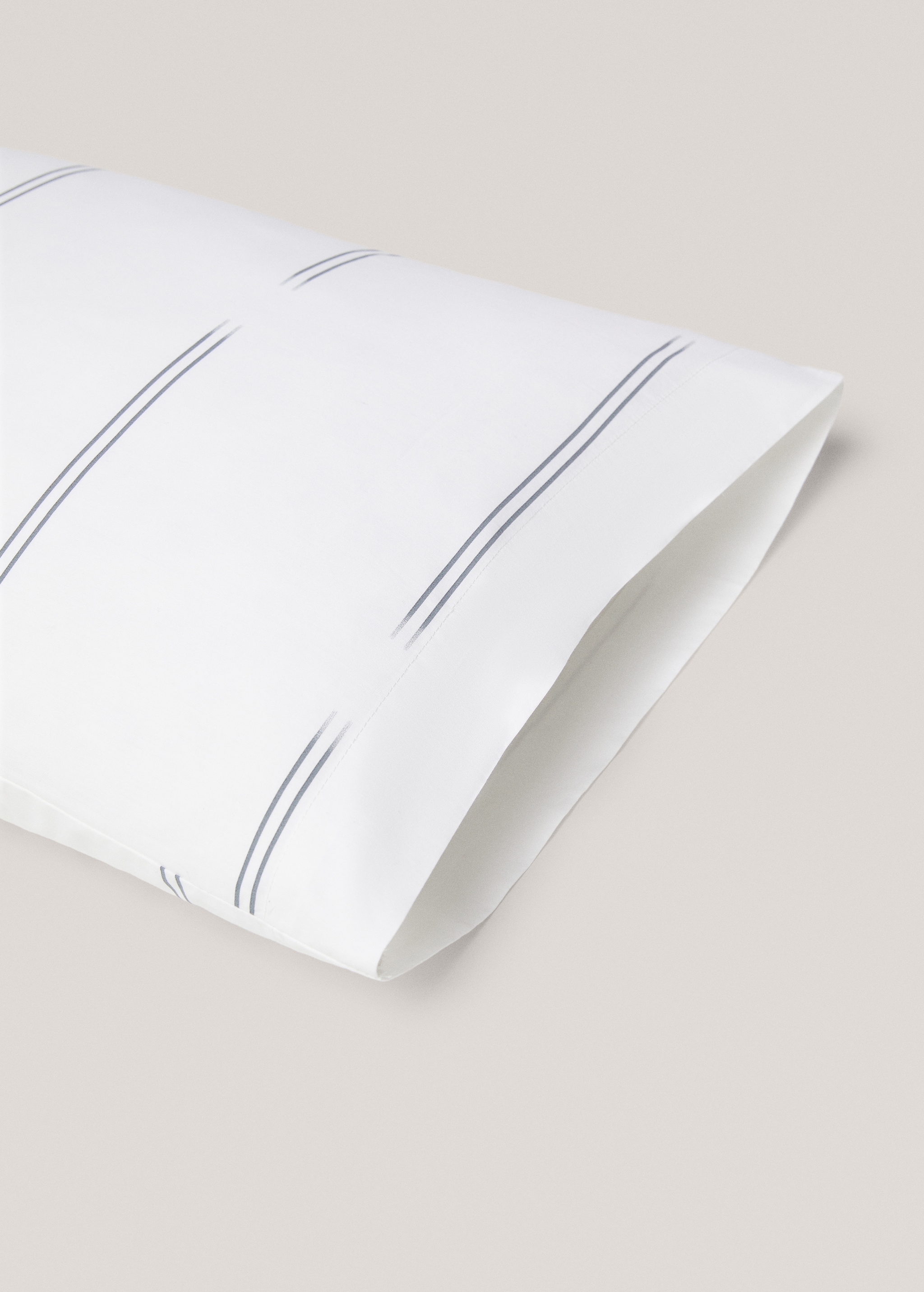 Stripe-design pillowcase 45x110cm - Details of the article 1