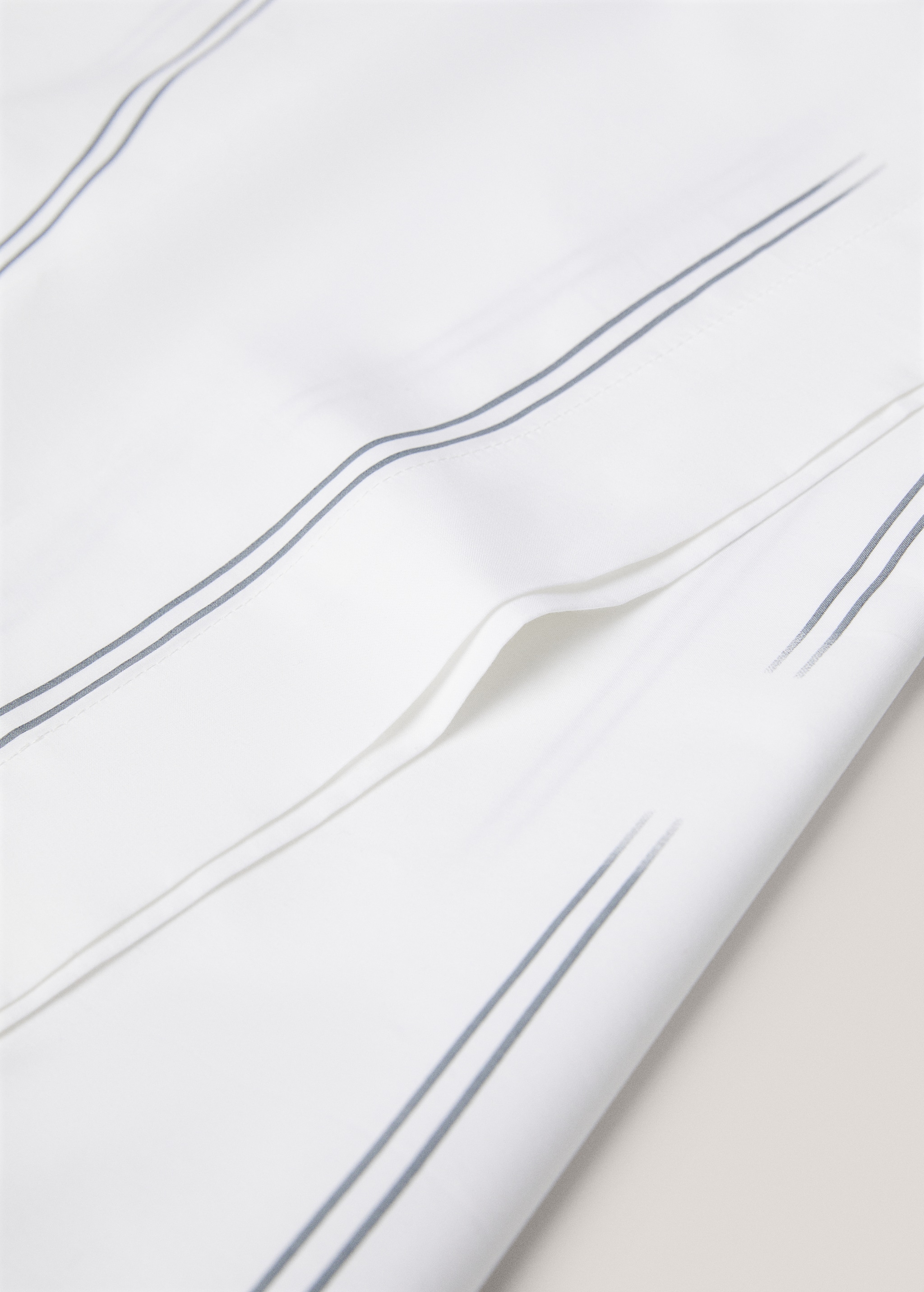 Stripe-design pillowcase 45x110cm - Details of the article 2